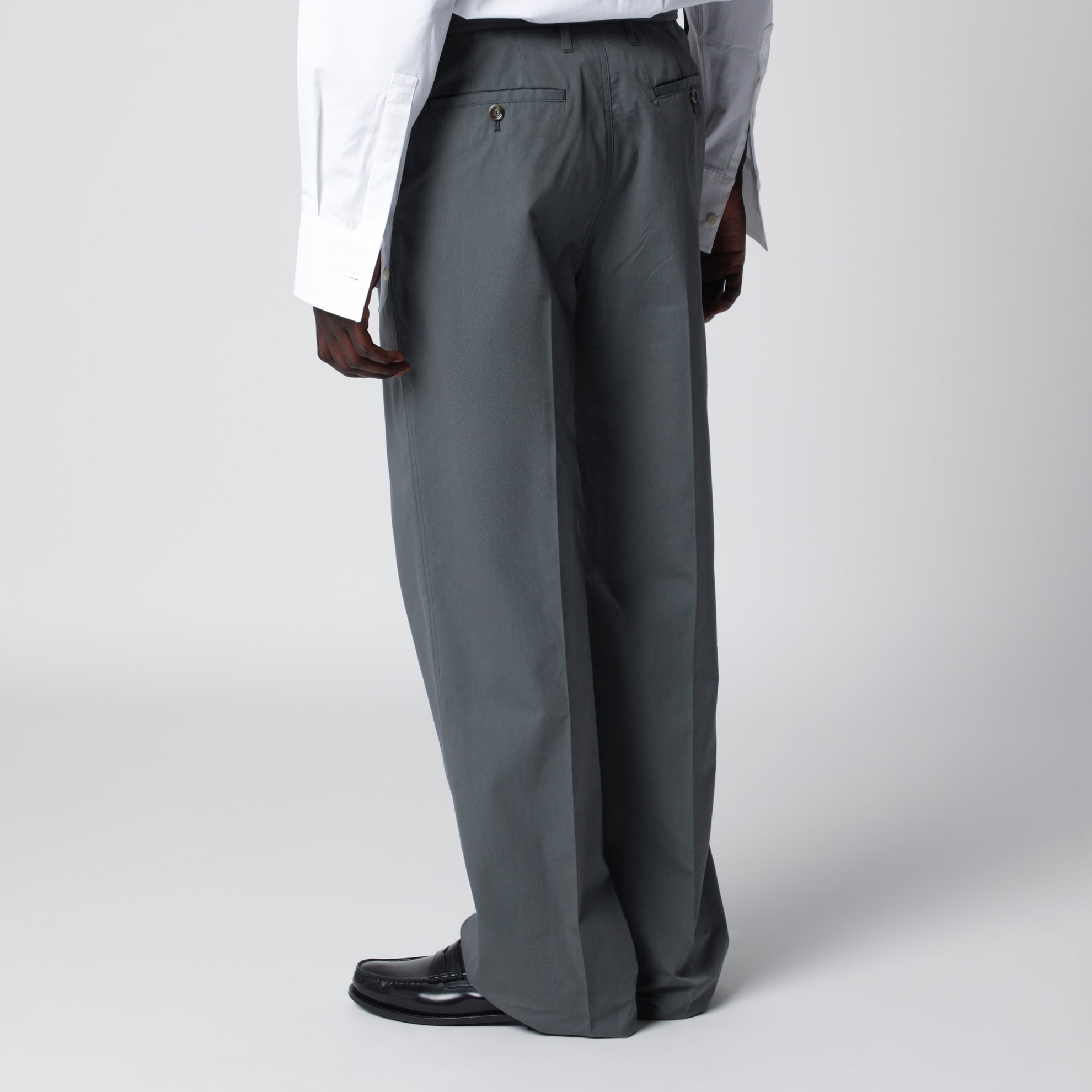 Pantalone grigio in cotone e seta