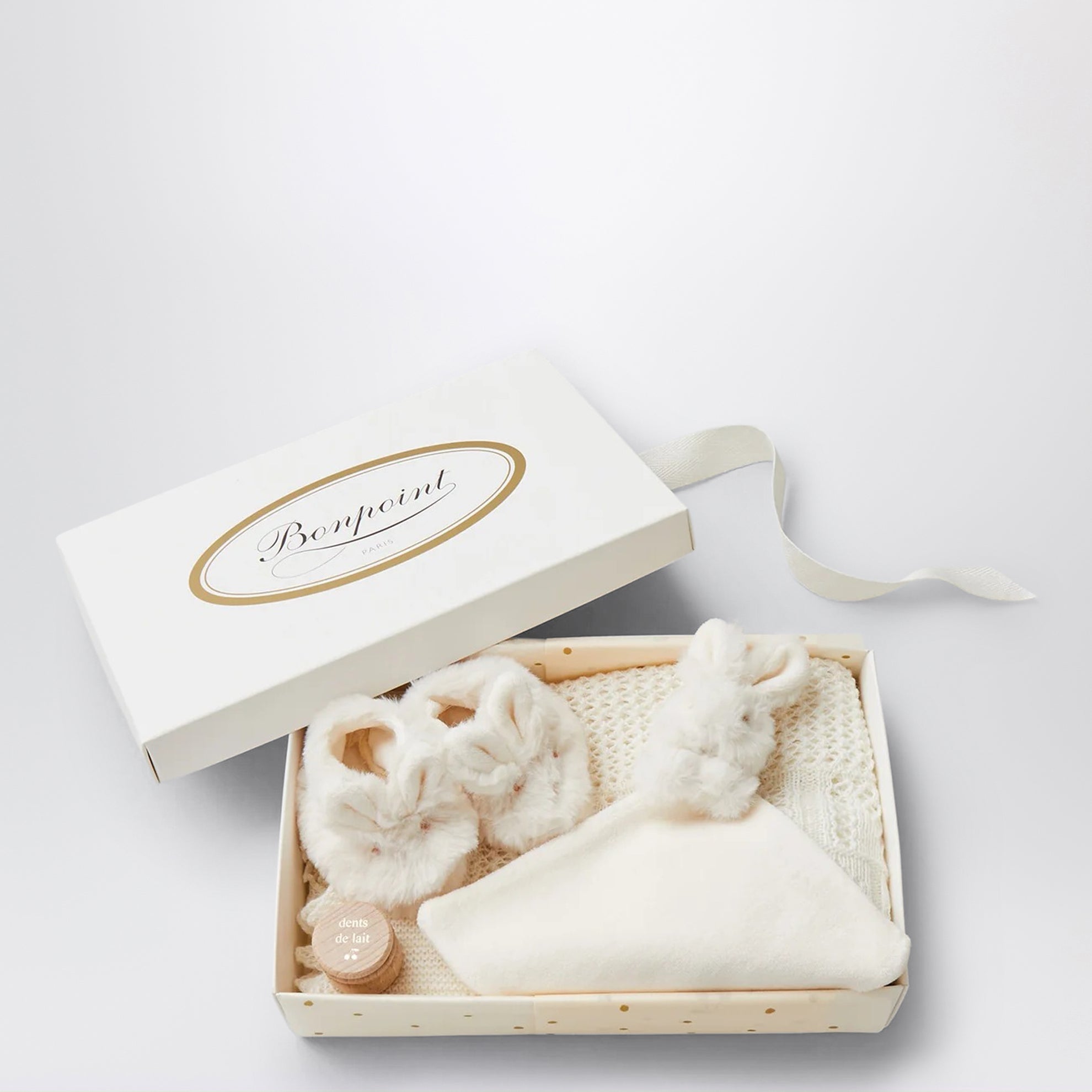 Coffret avec accessoires et couverture pour bébé
