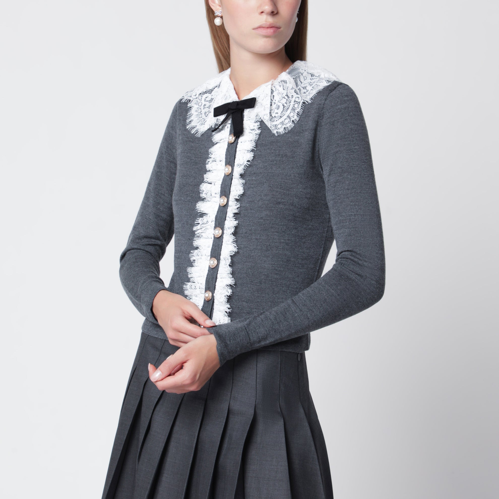 Knitted wool cardigan with lace collar in grey