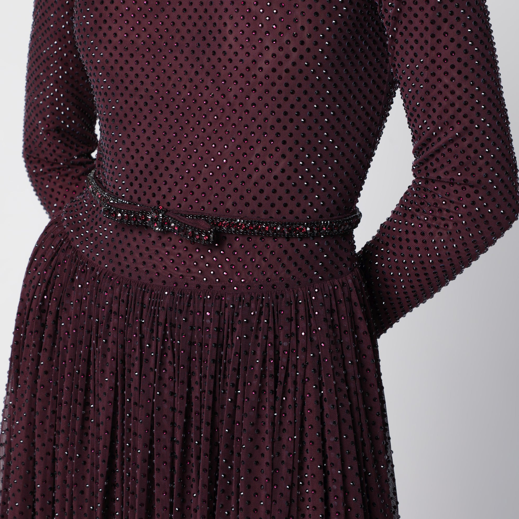 Abito lungo bordeaux con strass