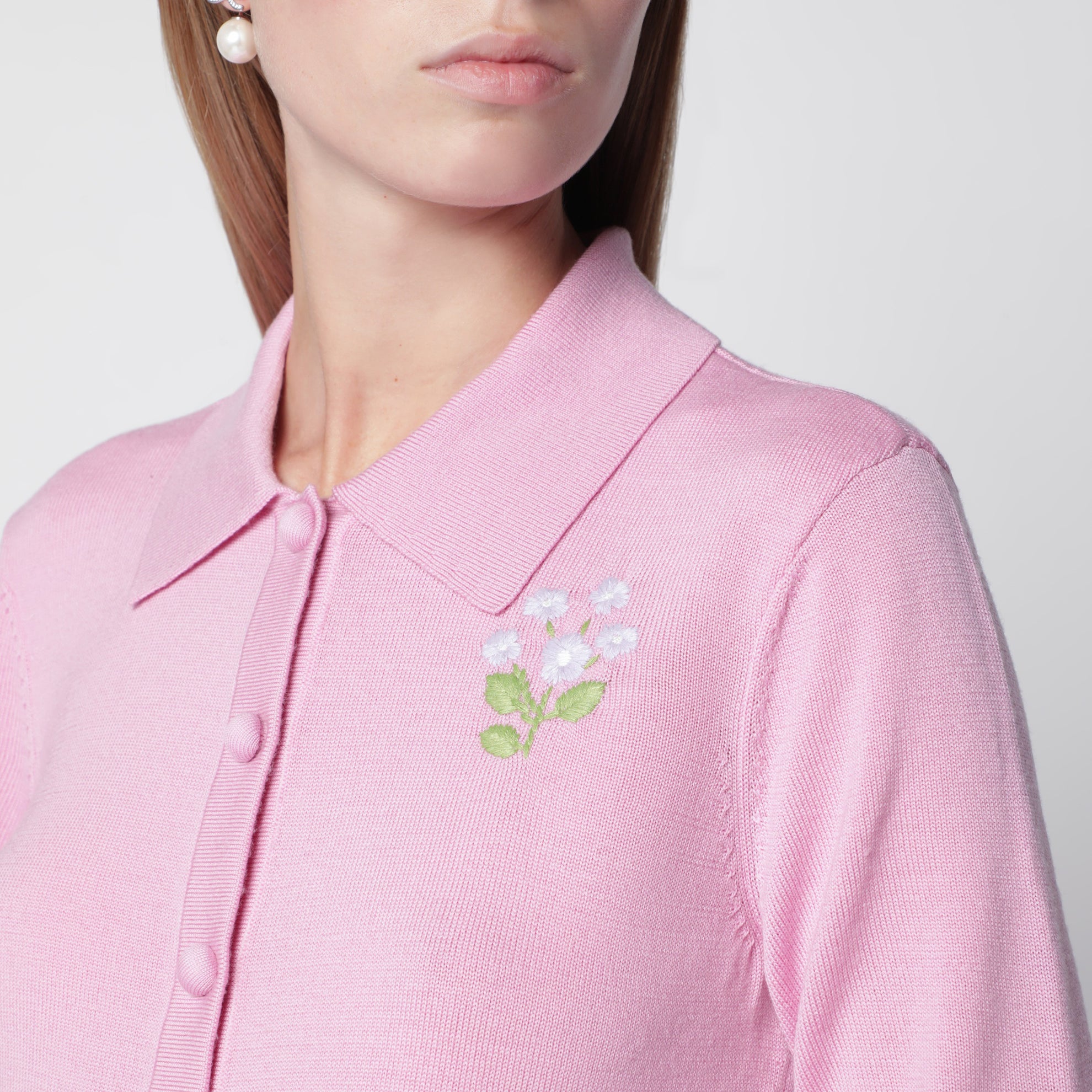 Cardigan in lana con ricami floreali rosa