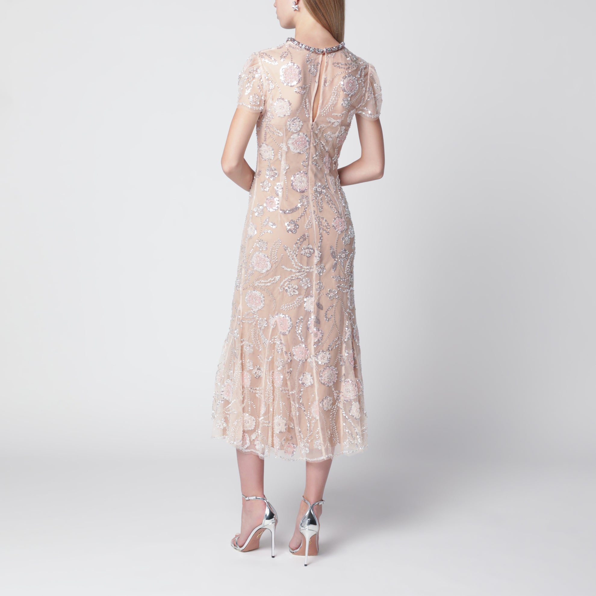 Robe midi brodée de fleurs à sequins rose