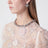 Robe midi brodée de fleurs à sequins rose