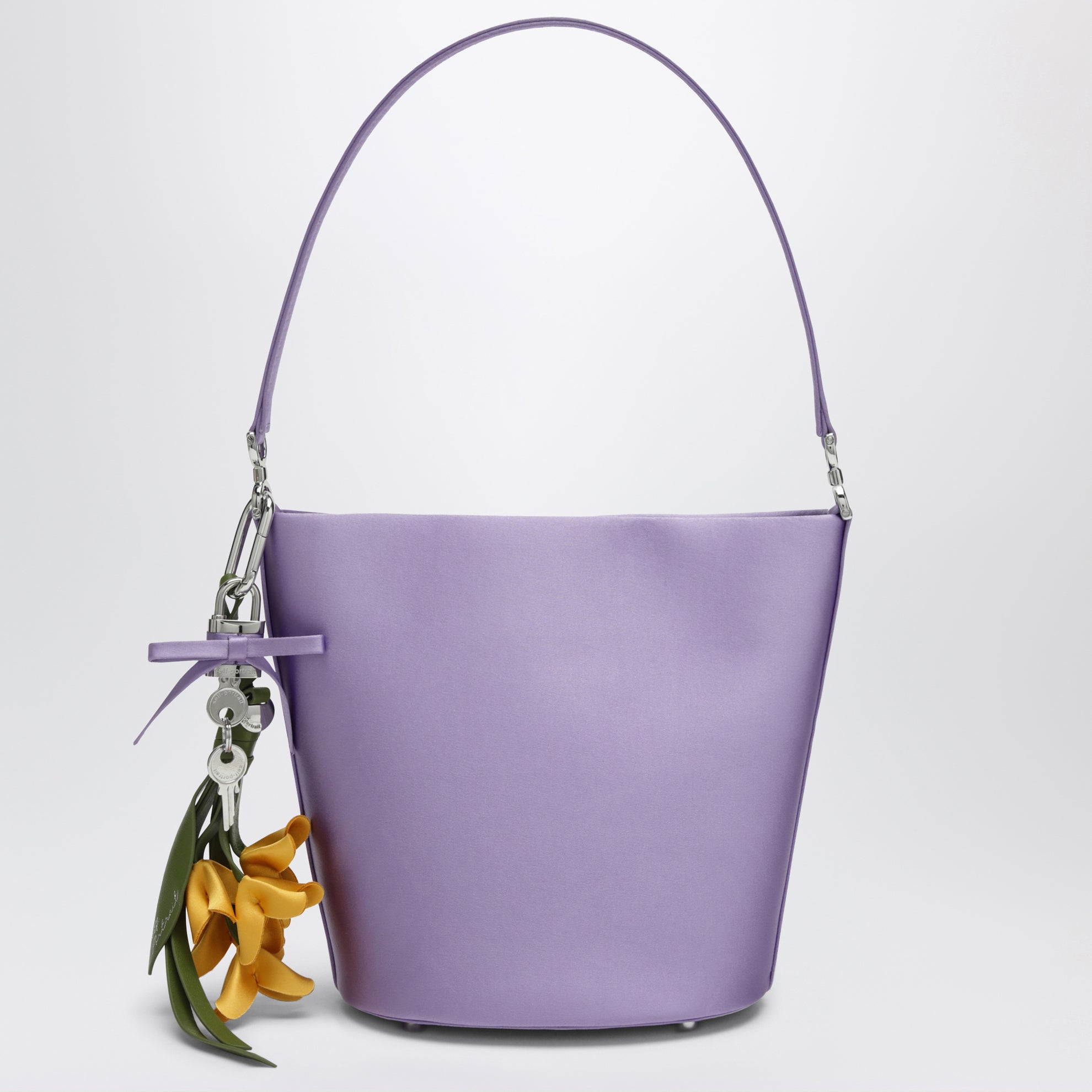 Lila Beuteltasche aus Satin