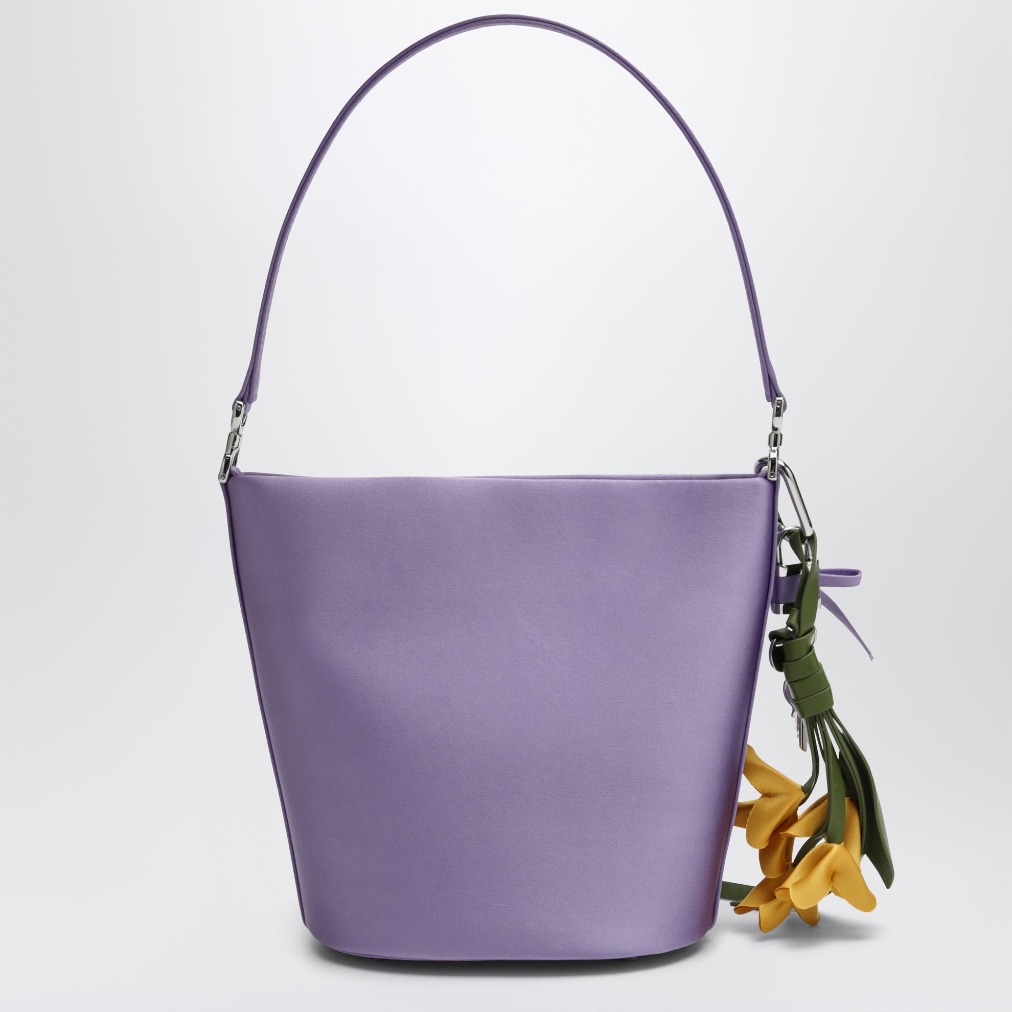 Lila Beuteltasche aus Satin