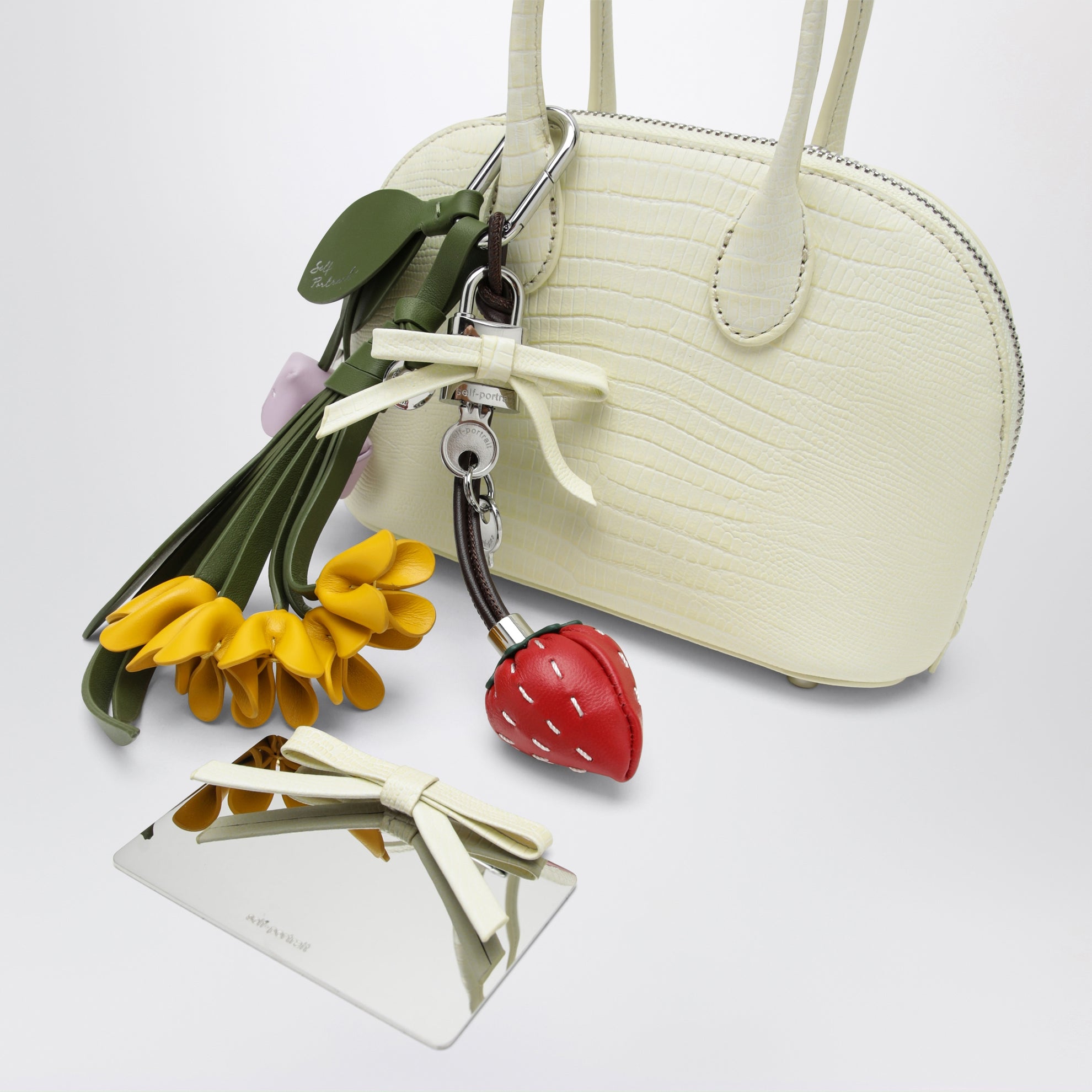 Mini sac bowling en cuir gaufré jaune