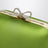 Pochette en satin vert