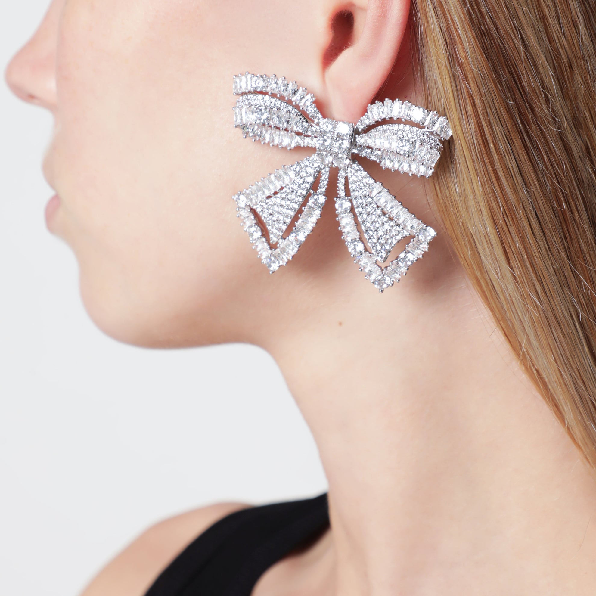 Kristall-Schleifenohrringe aus Messing in Silber