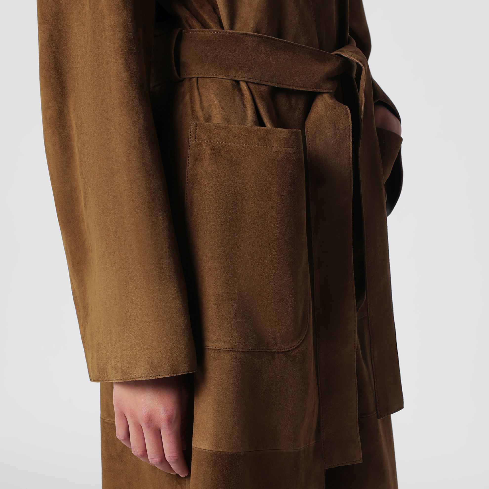Cappotto con cintura Ruelle in pelle scamosciata marrone
