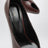 Décolleté color Barolo con cut-out in punta