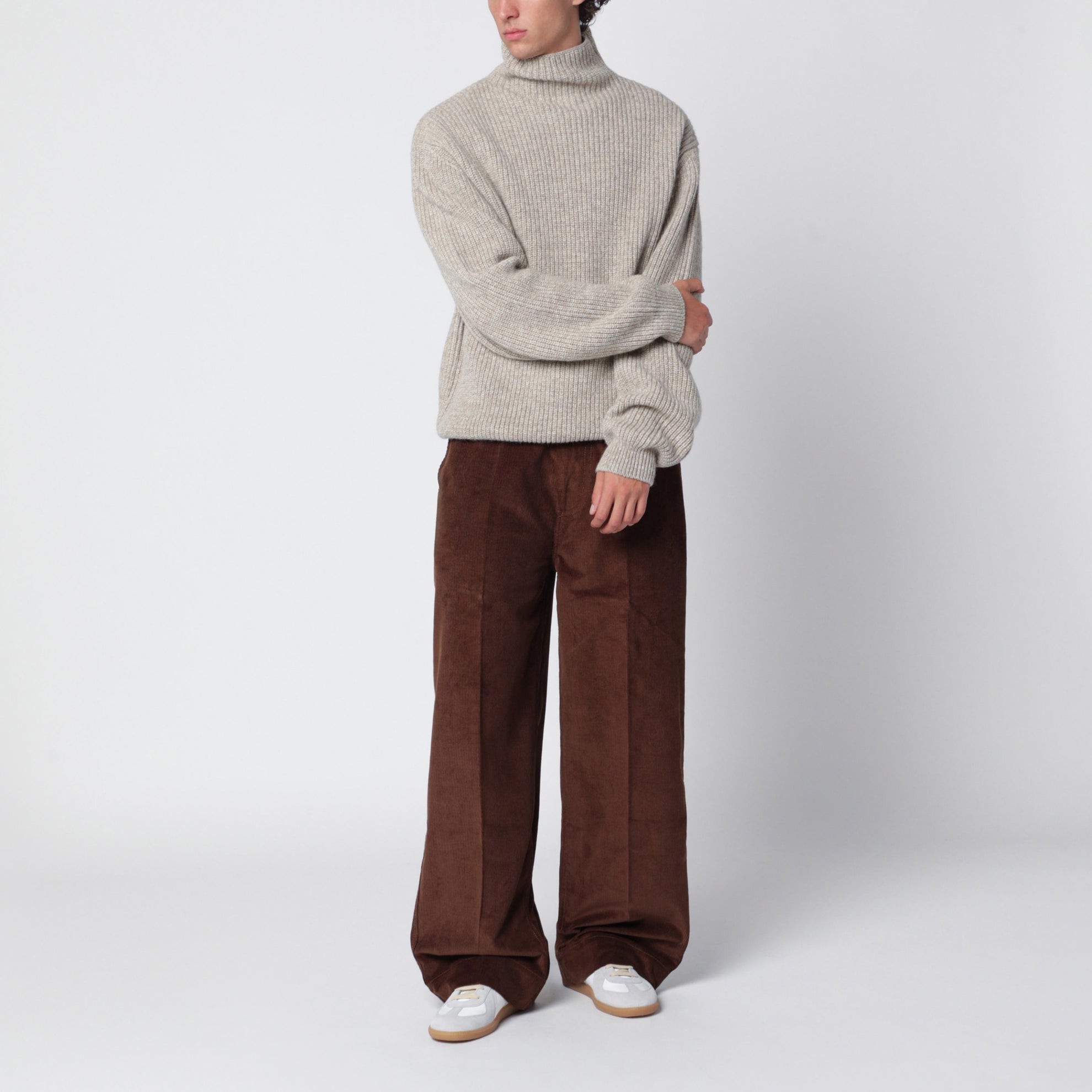 Beigefarbener Rollkragenpullover aus Yak- und Alpakawolle