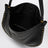 Oskan Hobo Soft Bag aus schwarzem gehämmertem Leder