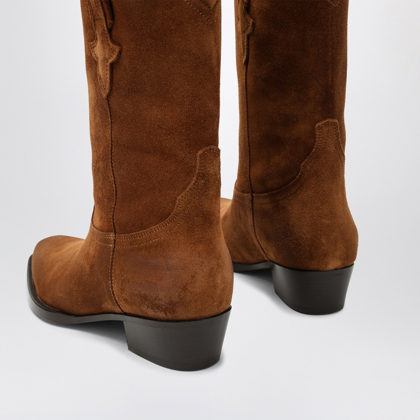Hilda boots in Cognac suede