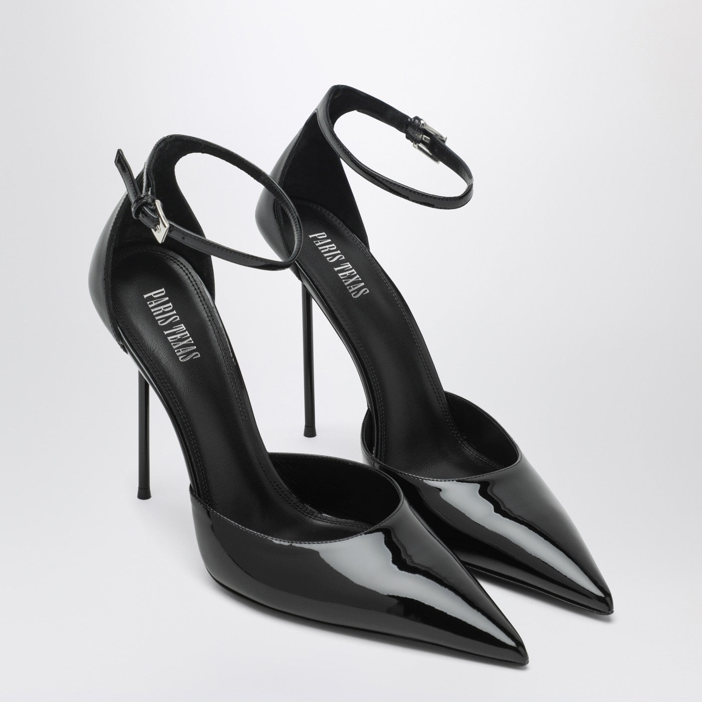 Lidia pumps in black patent leather