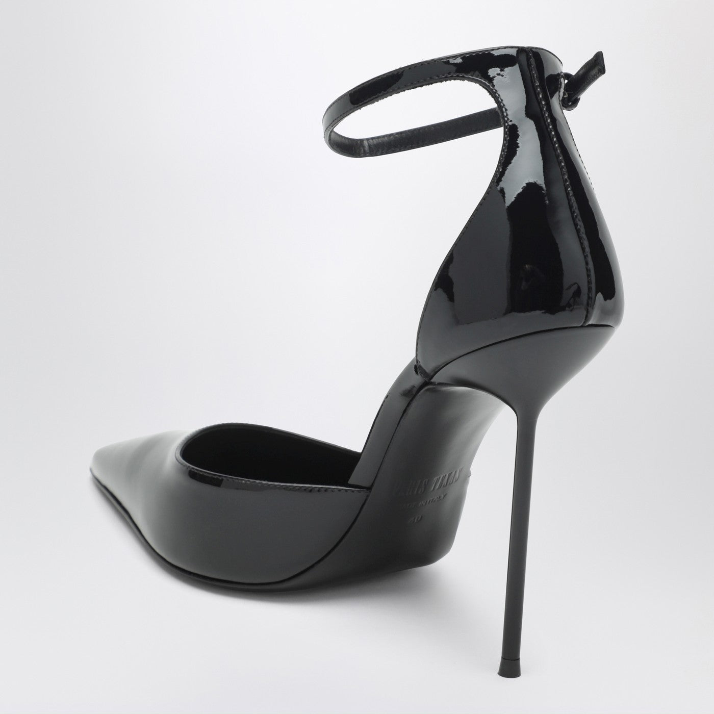 Lidia pumps in black patent leather