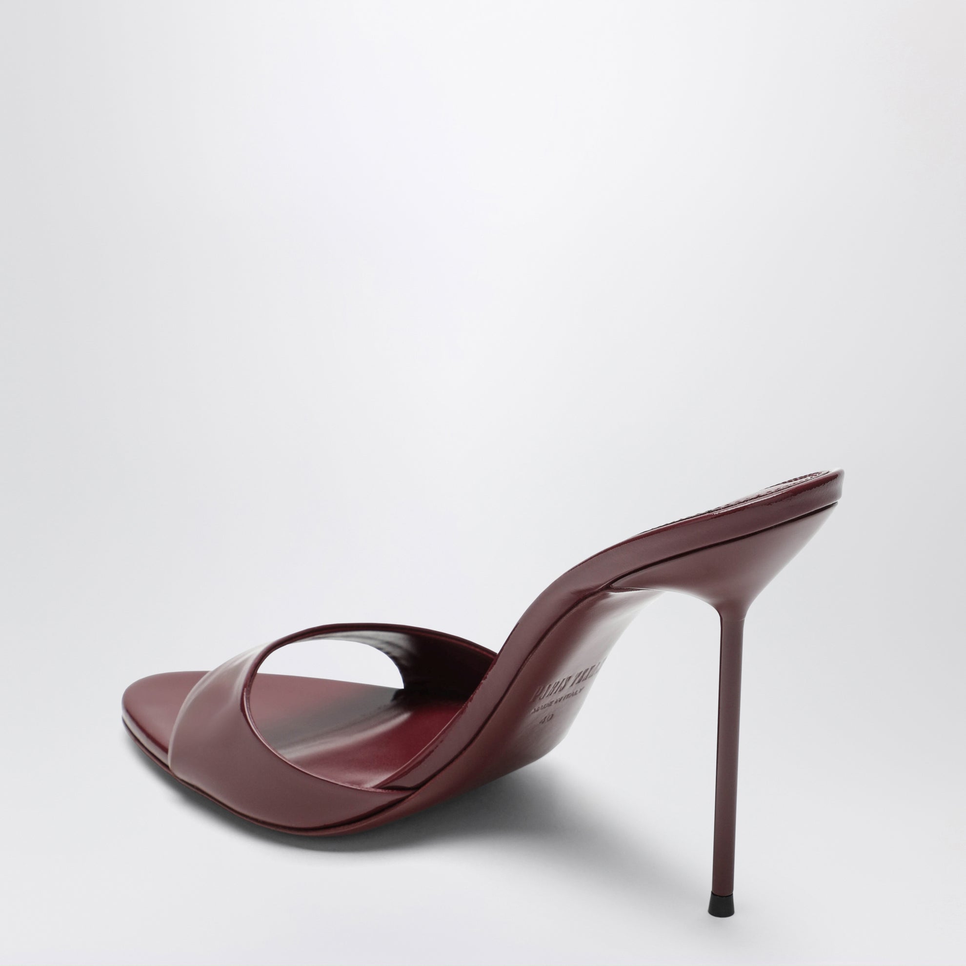 Mules Lidia en cuir verni amarena