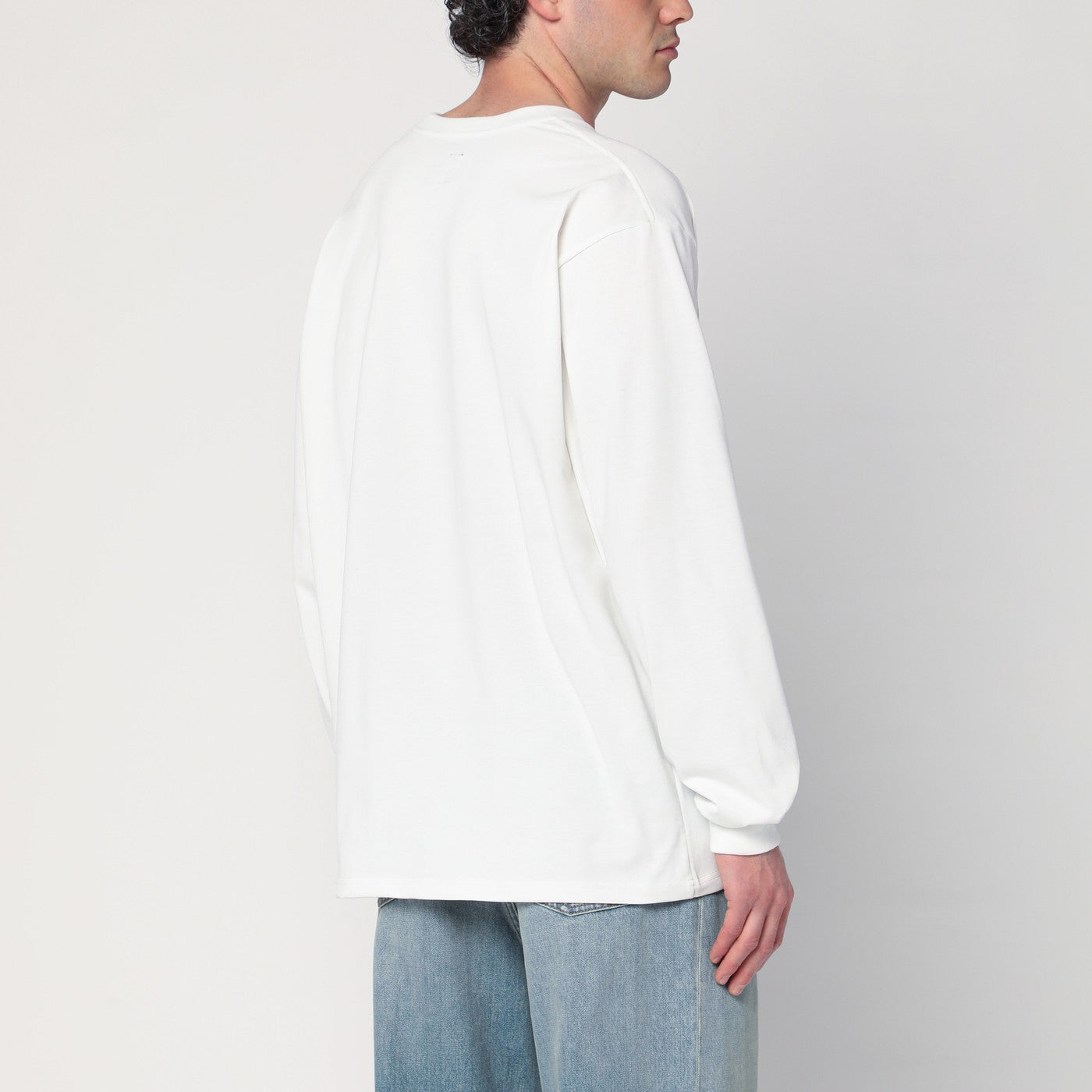 Maglia bianca con patch logo