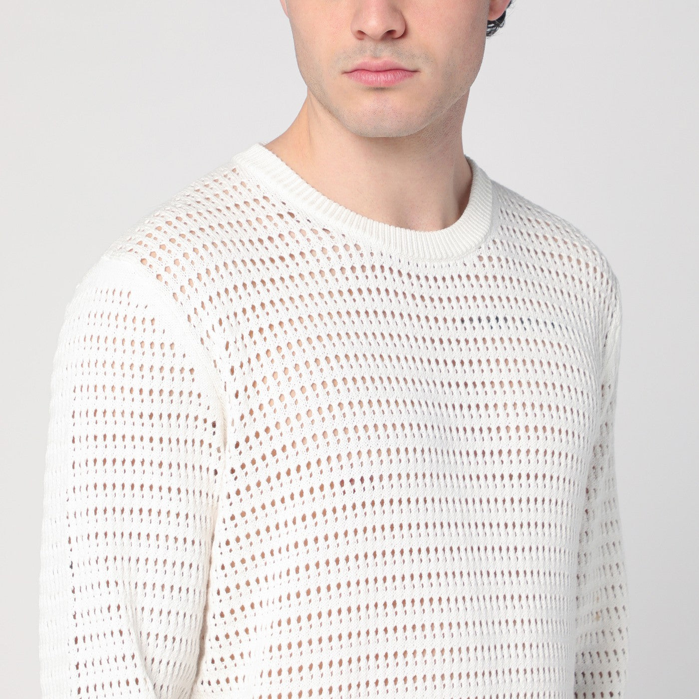 Maglia traforata color latte in cotone