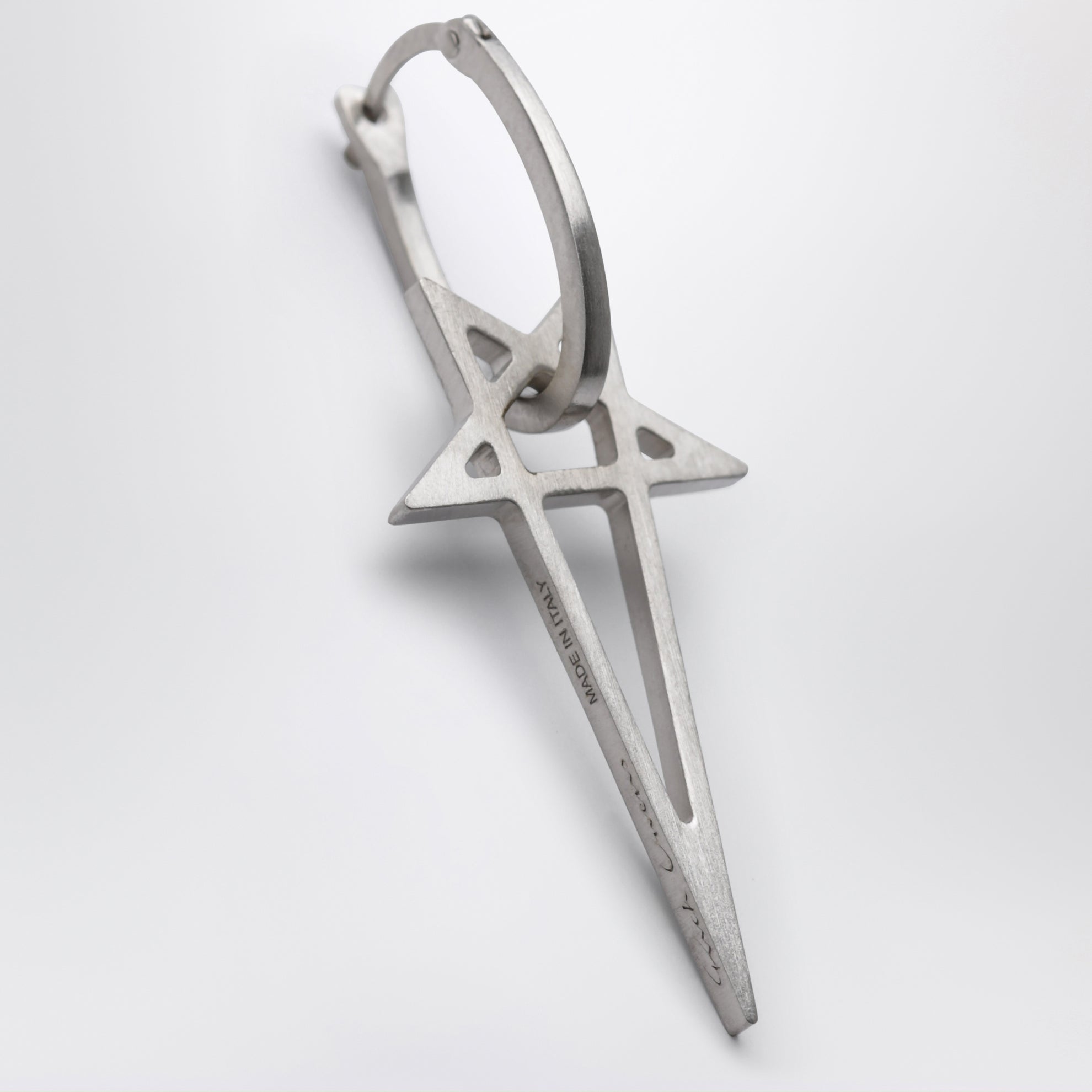 Orecchino a pentagramma in argento finitura palladio