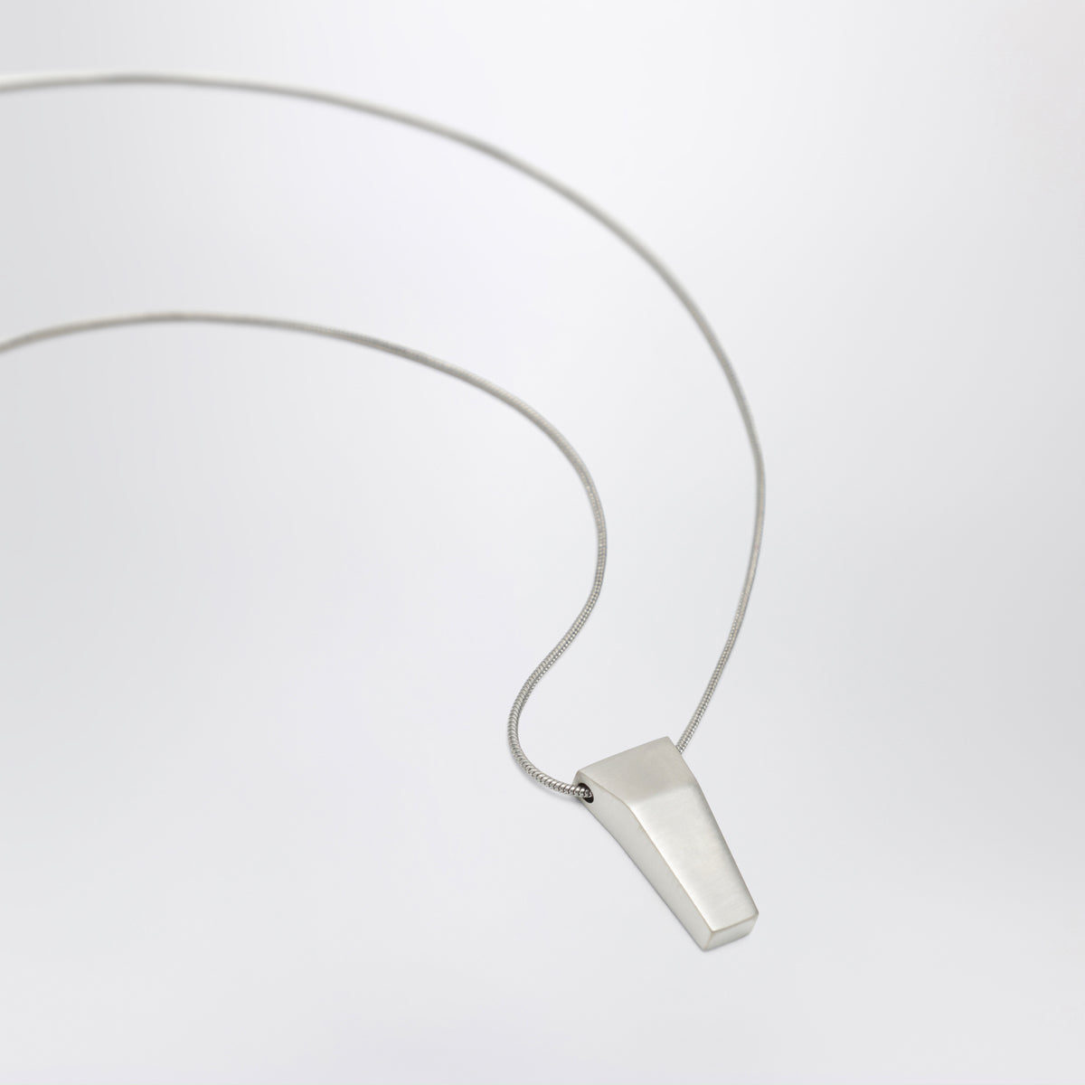Collana con mini ciondolo a baule palladio in ottone