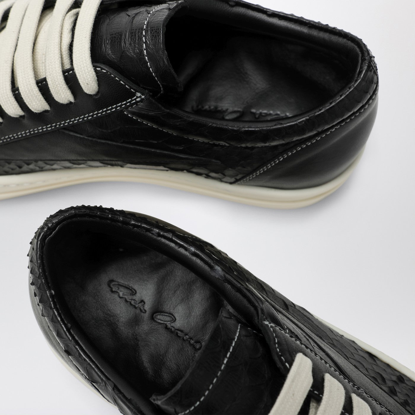 Vintage Sneakers in schwarzem Python- und Lammleder