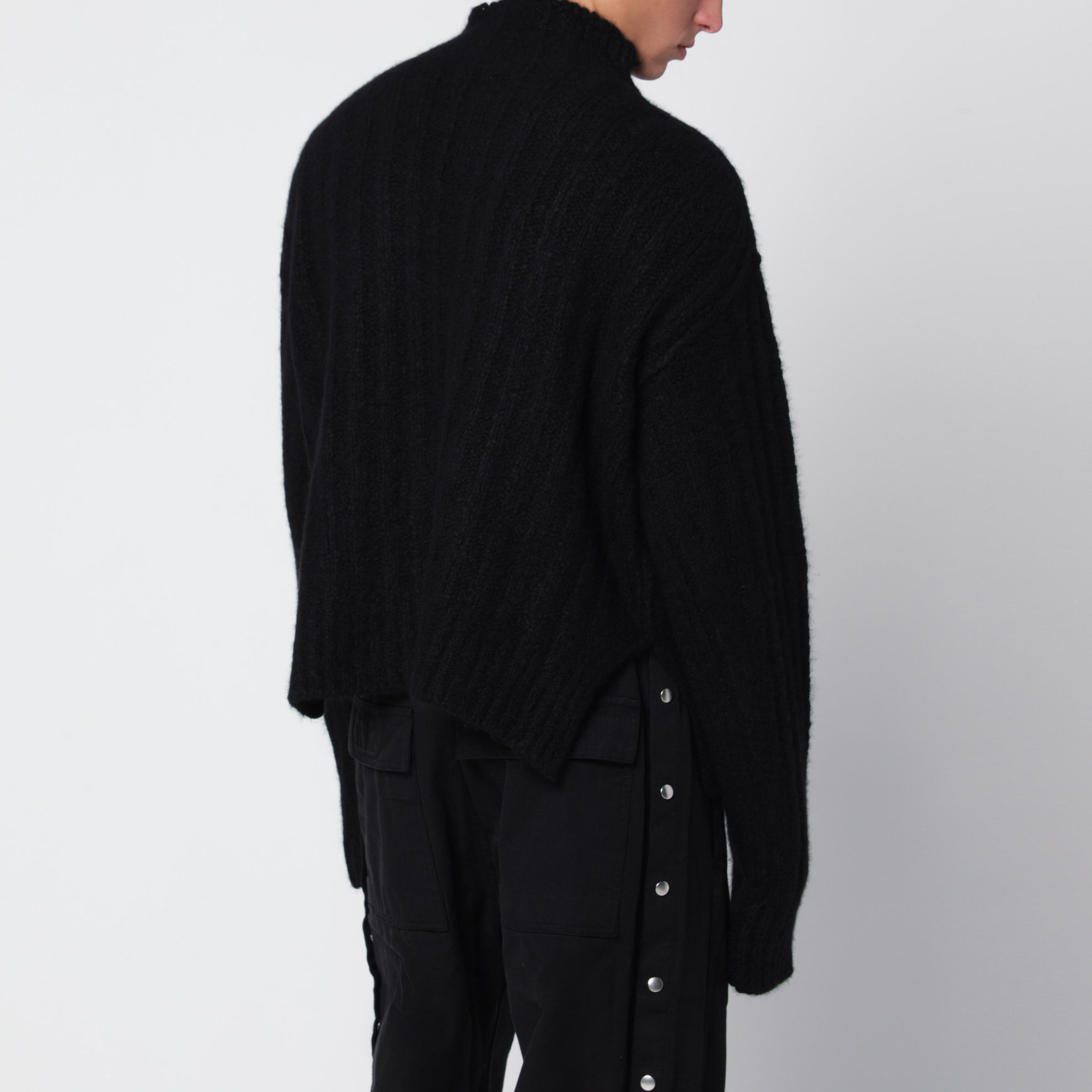 Schwarzer Rollkragenpullover aus Kaschmir und Seide