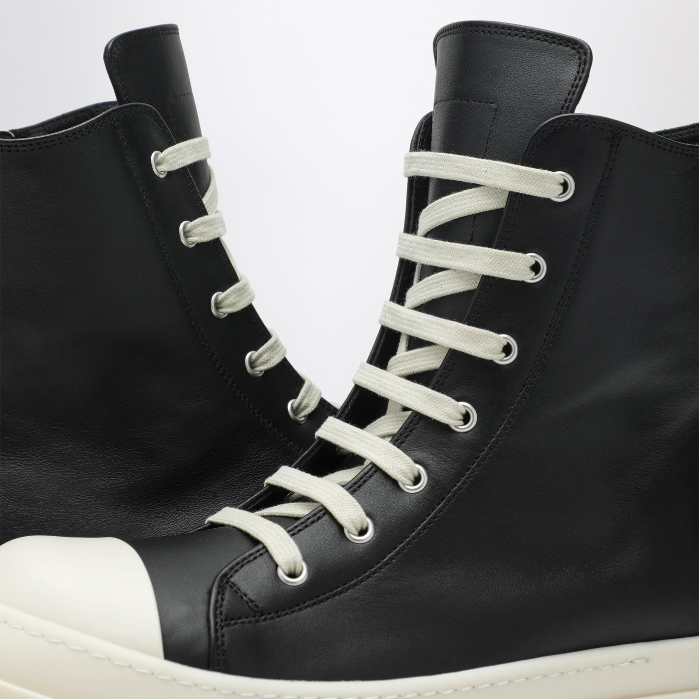 Baskets hautes en cuir noir/blanc