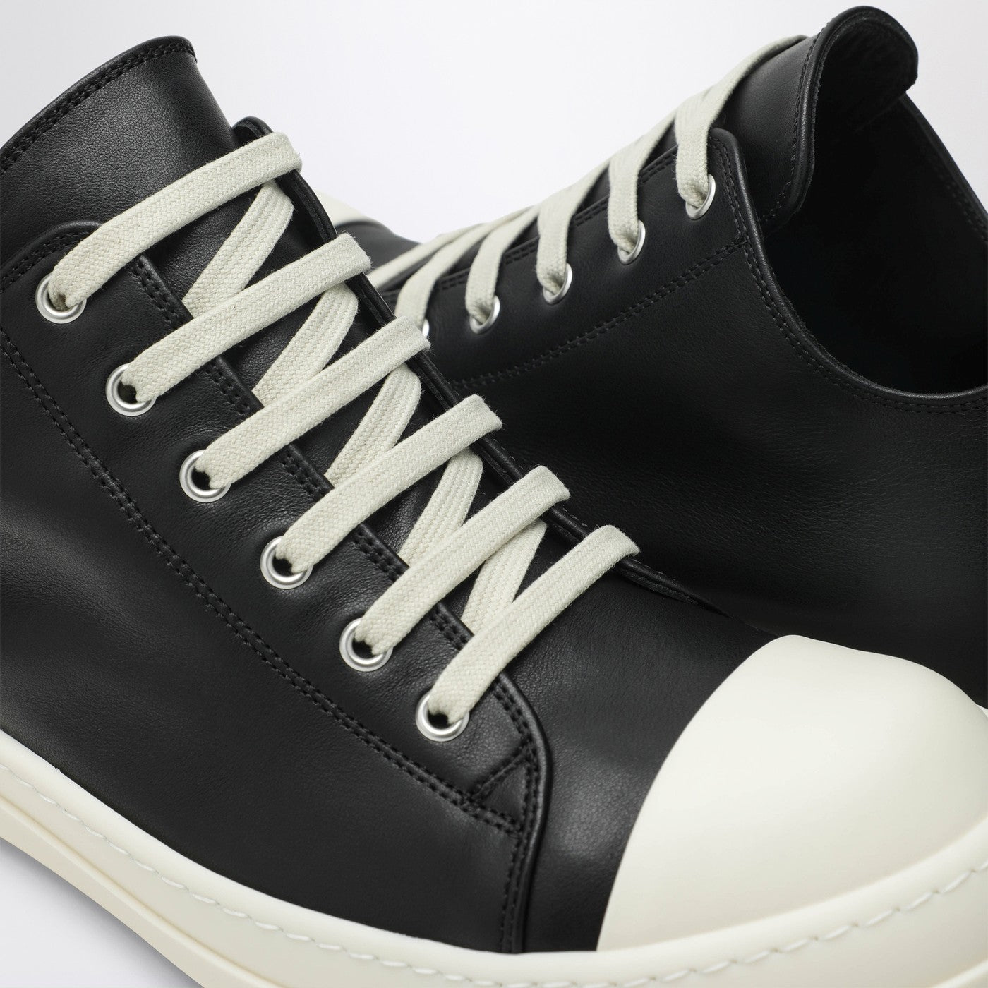 Sneakers Concordians en cuir noir/blanc