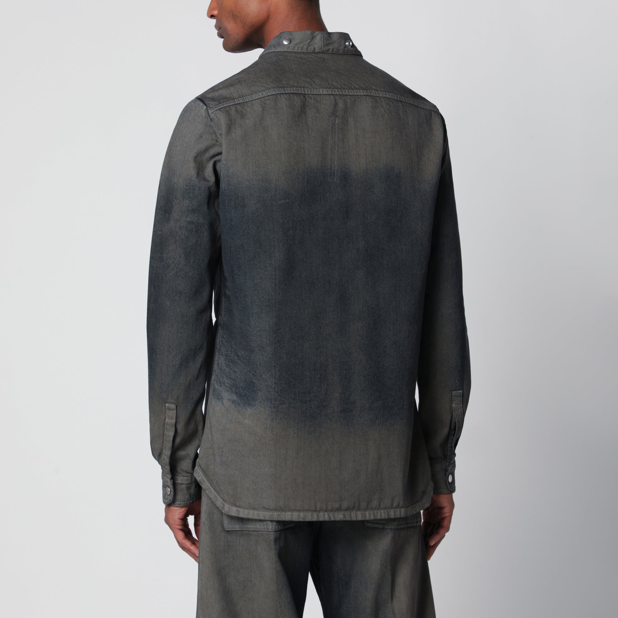 V-neck Shirt in Grey Degradé Denim