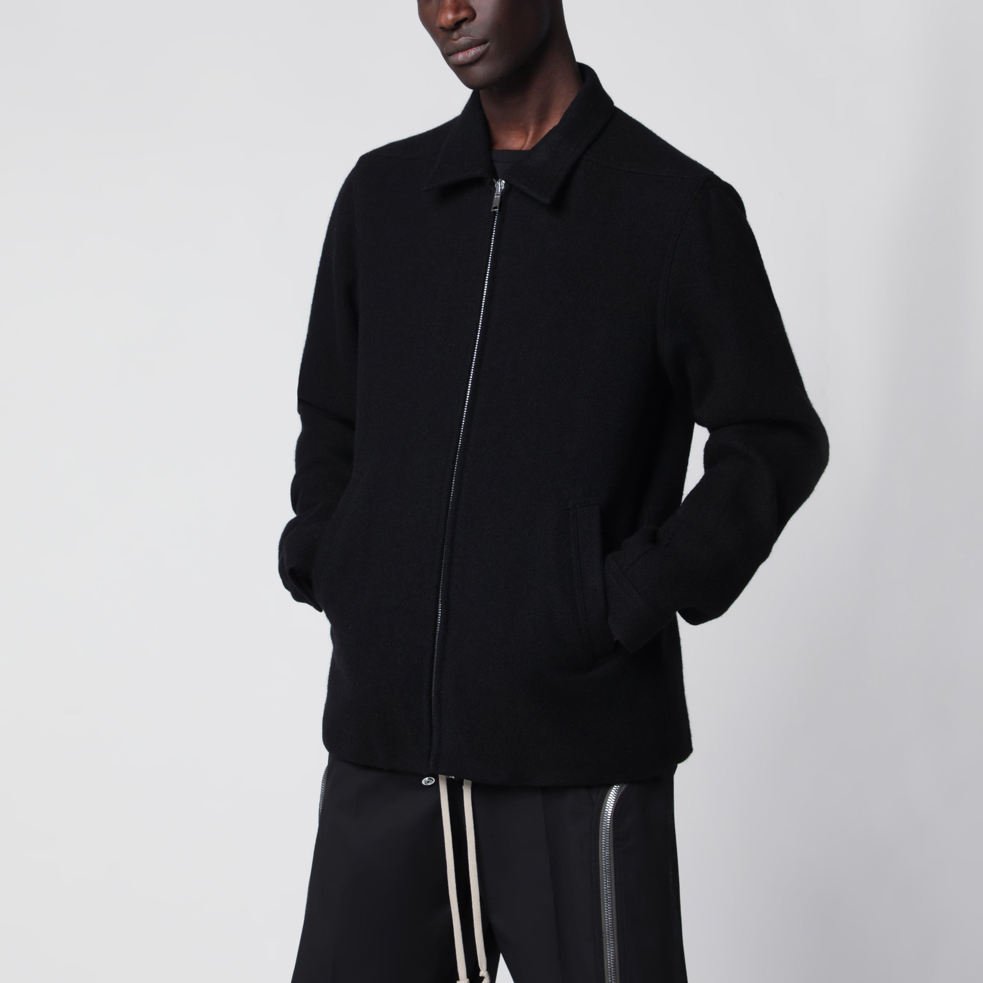 Giacca con zip nera in lana