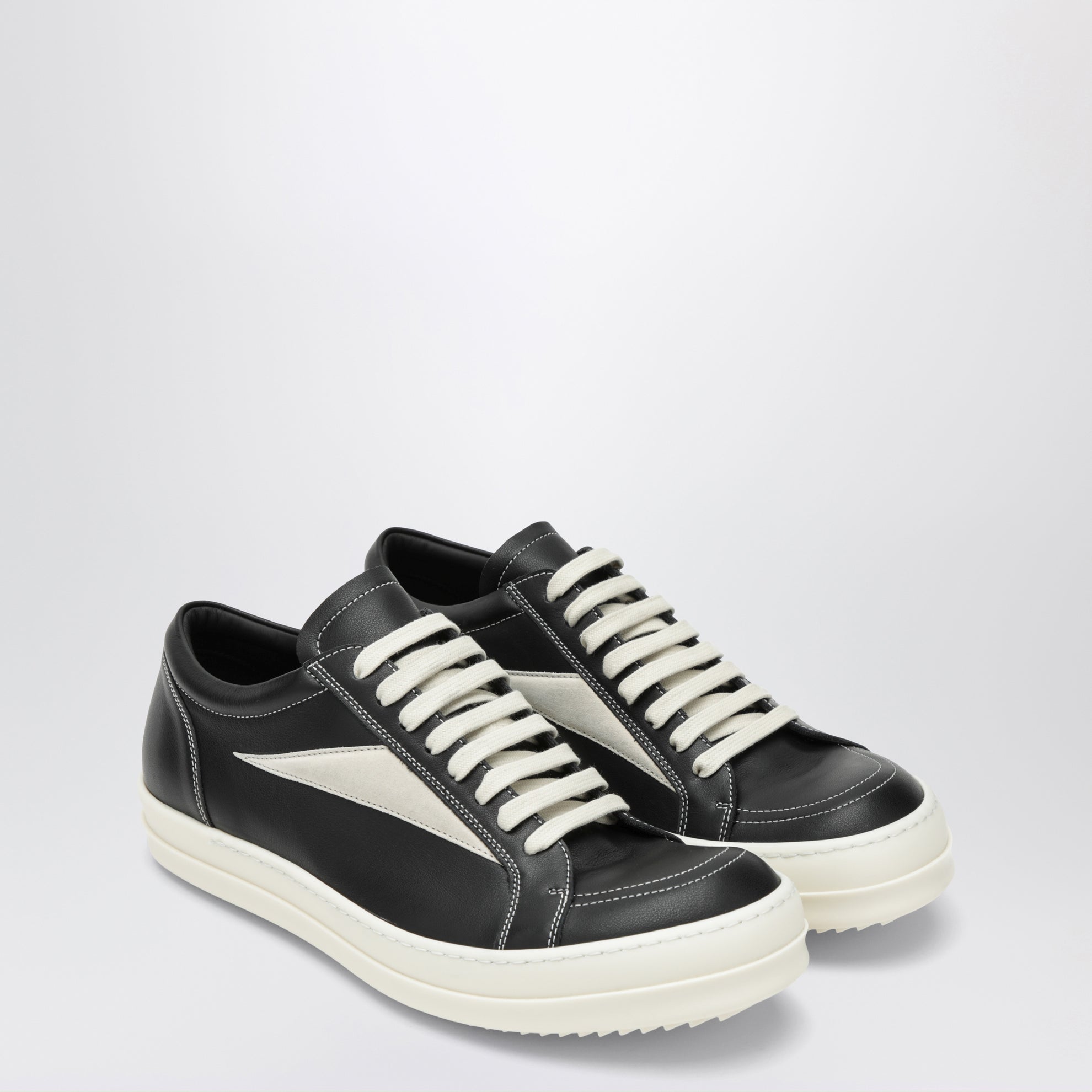Sneaker Vintage nera/bianco latte
