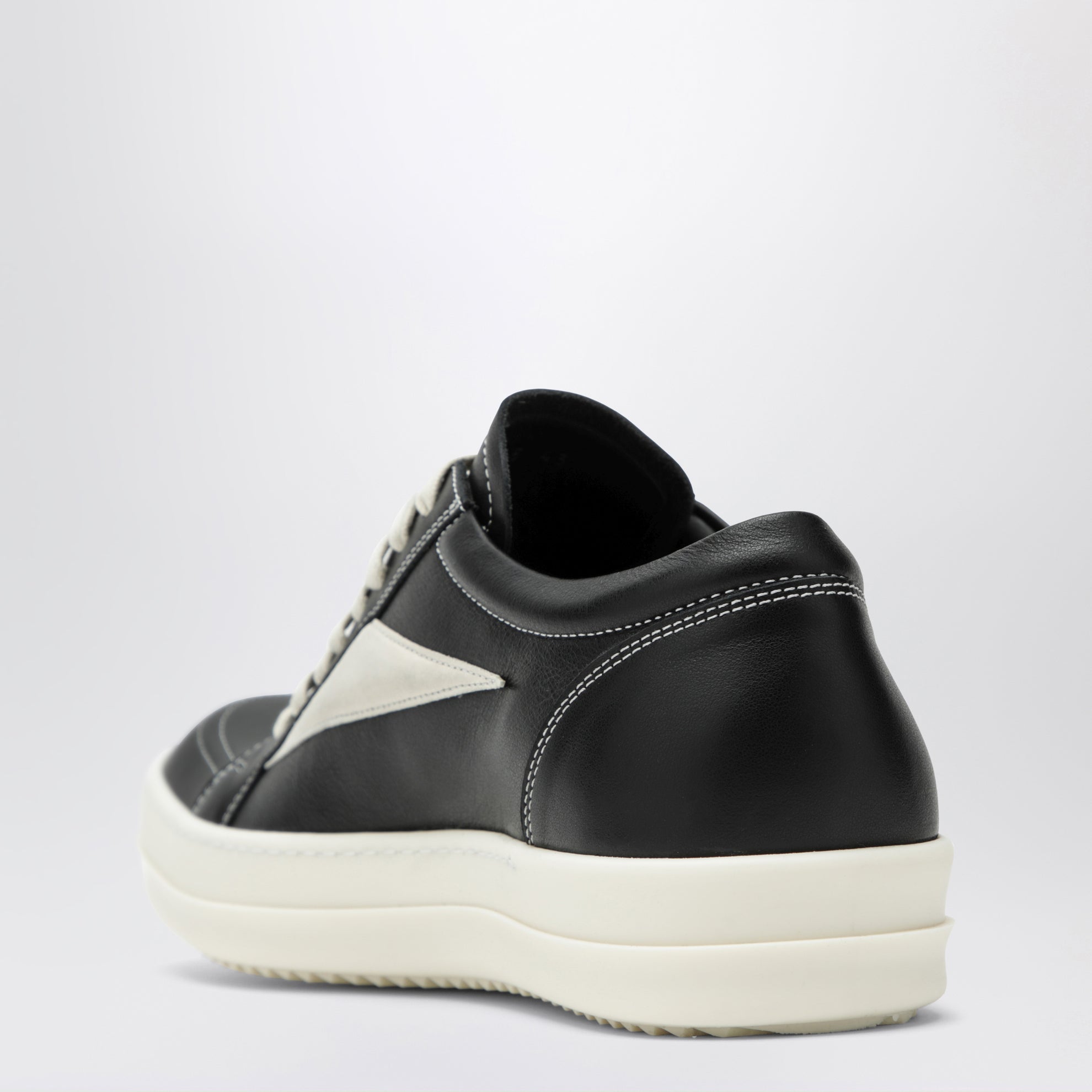 Sneaker Vintage nera/bianco latte