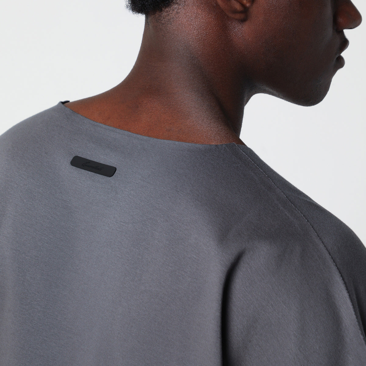 T-shirt moderne en coton gris fer