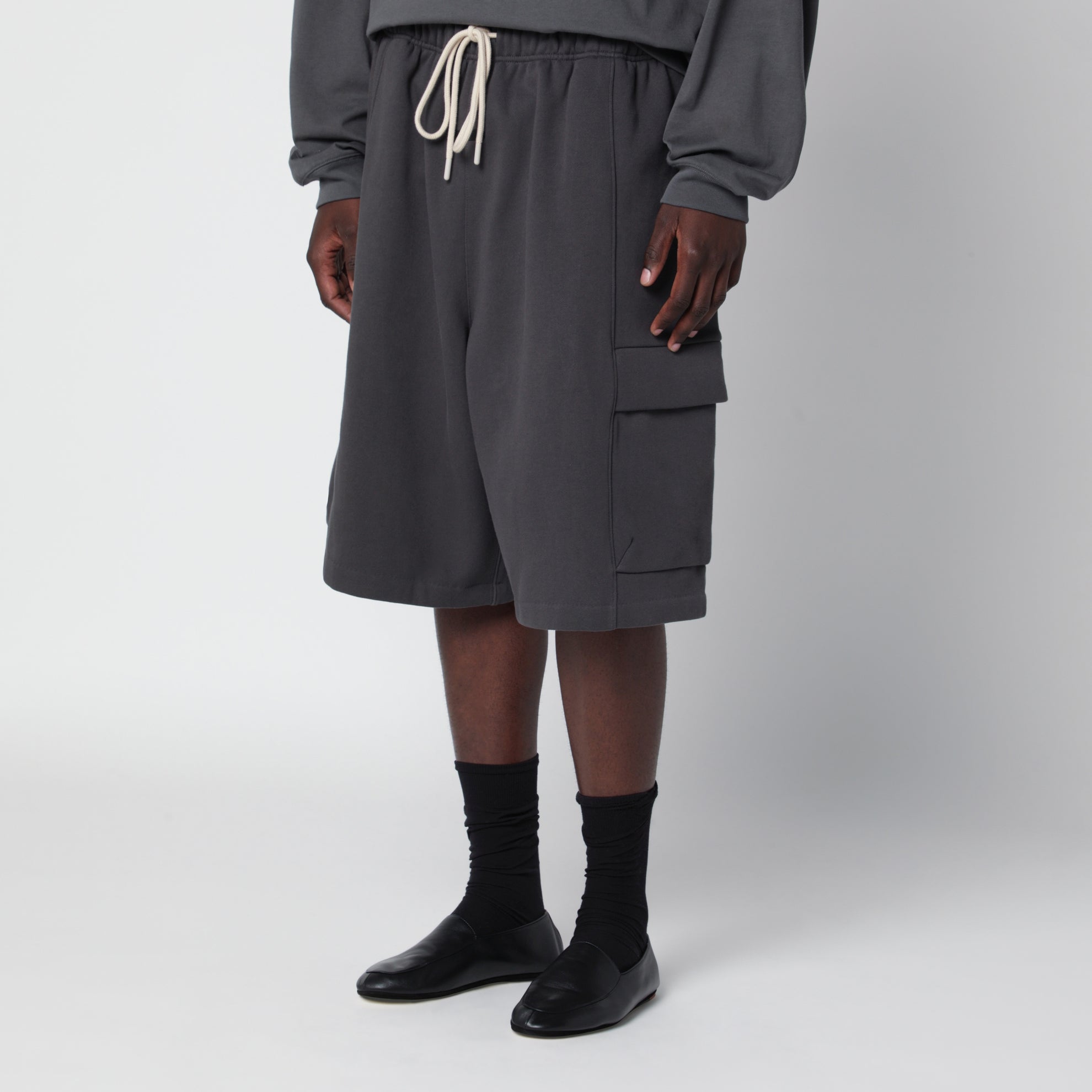 Iron Grey Cargo-Bermudashorts aus Baumwollfleece