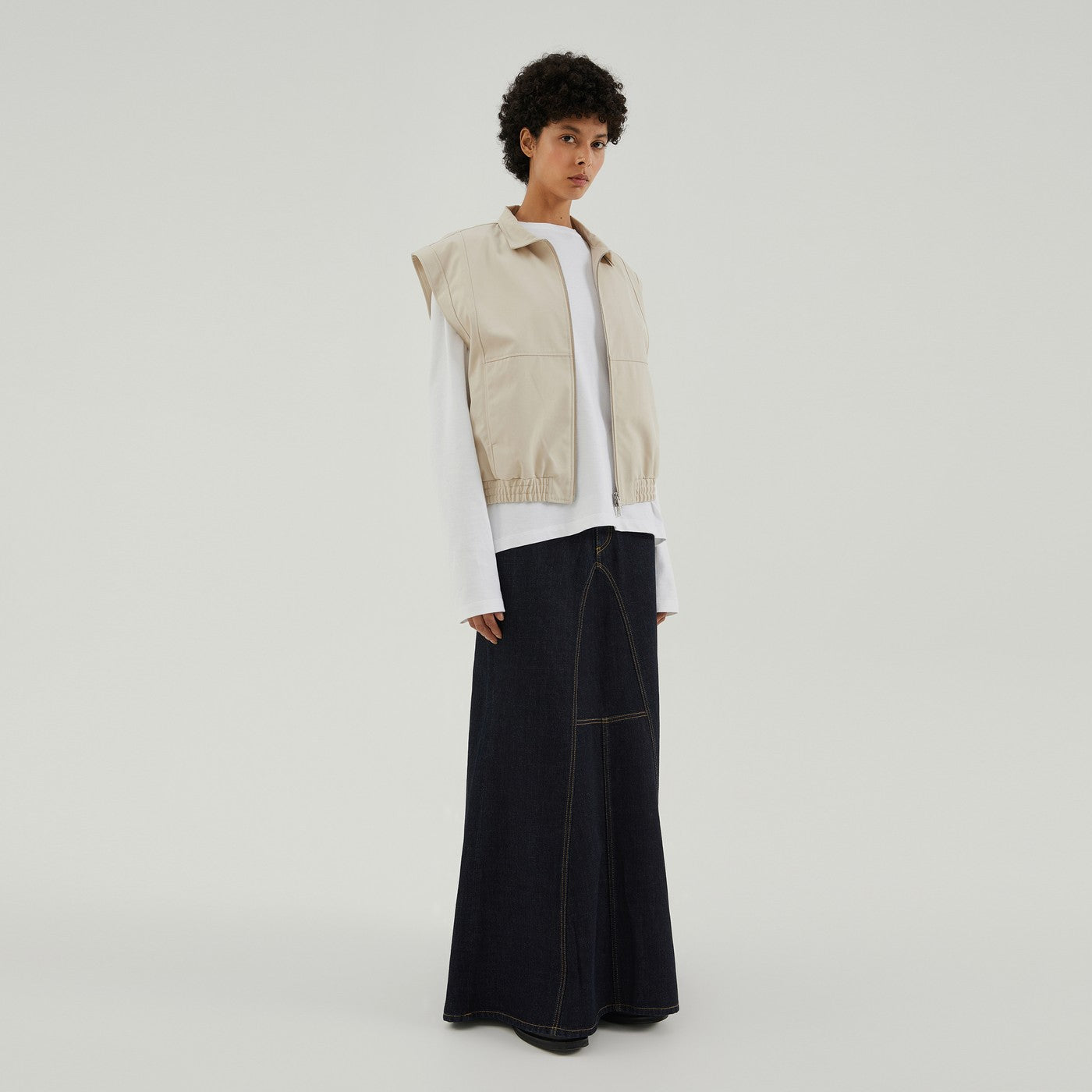 Light cream gabardine zip up vest
