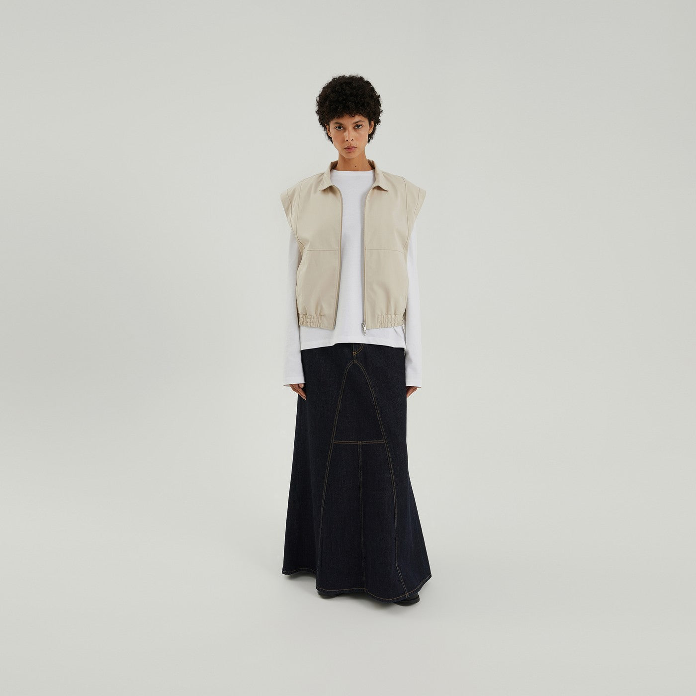 Light cream gabardine zip up vest