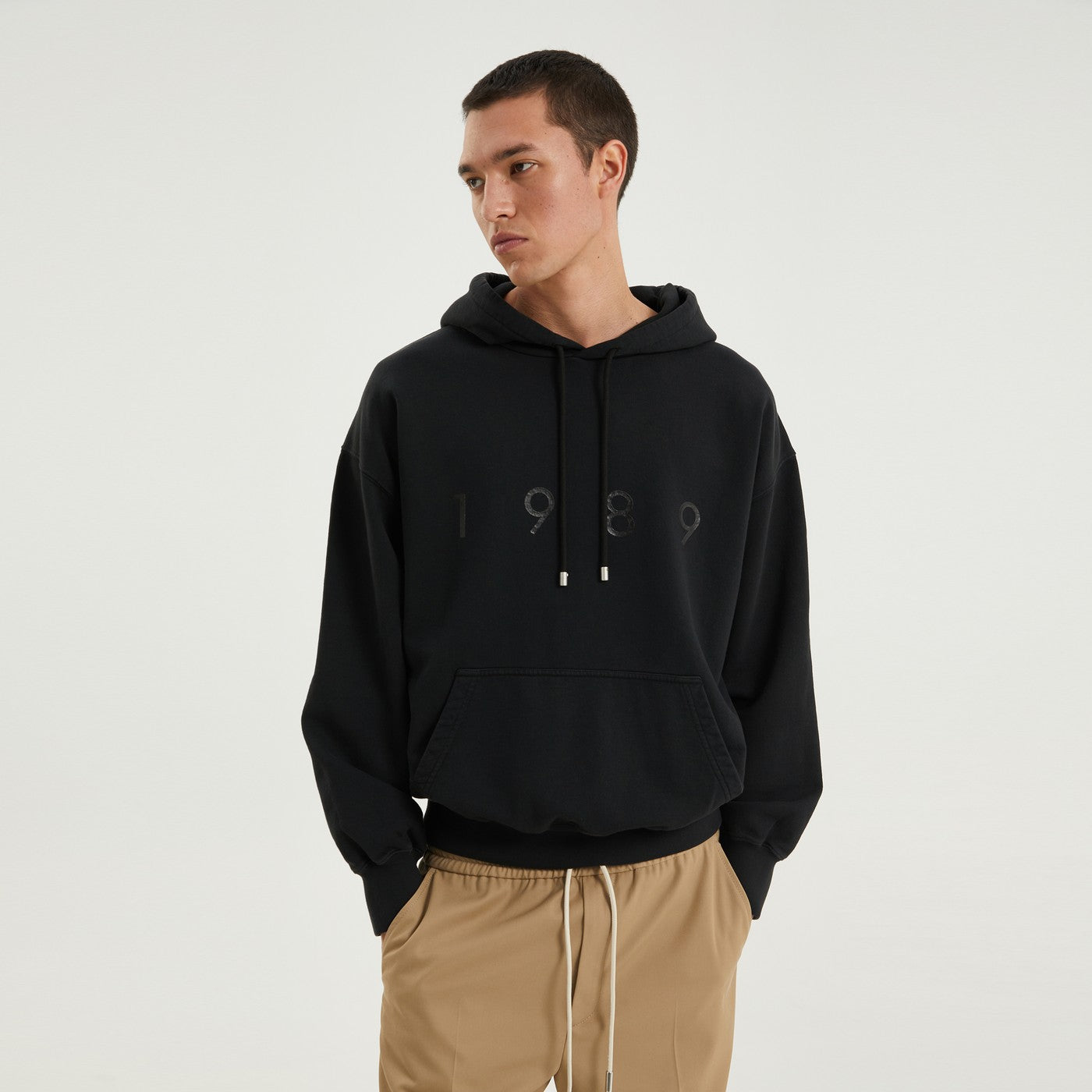 1989 logo hoodie black