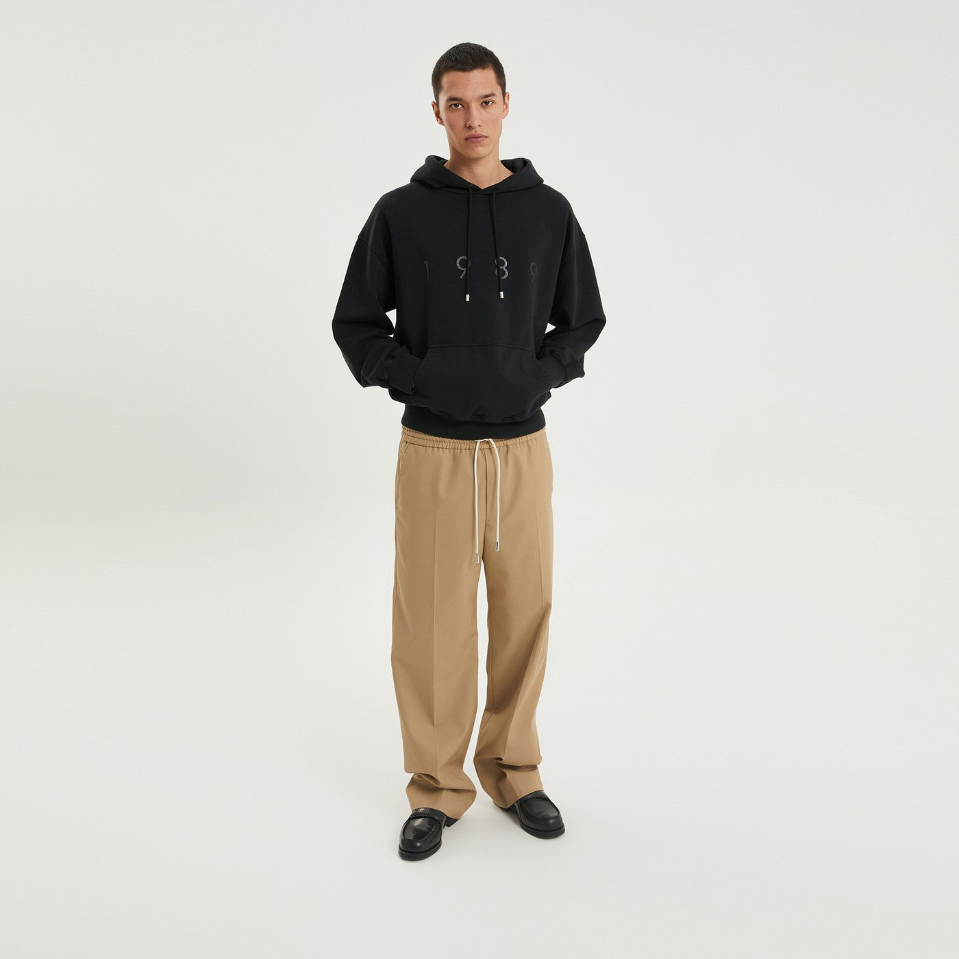 1989 logo hoodie black