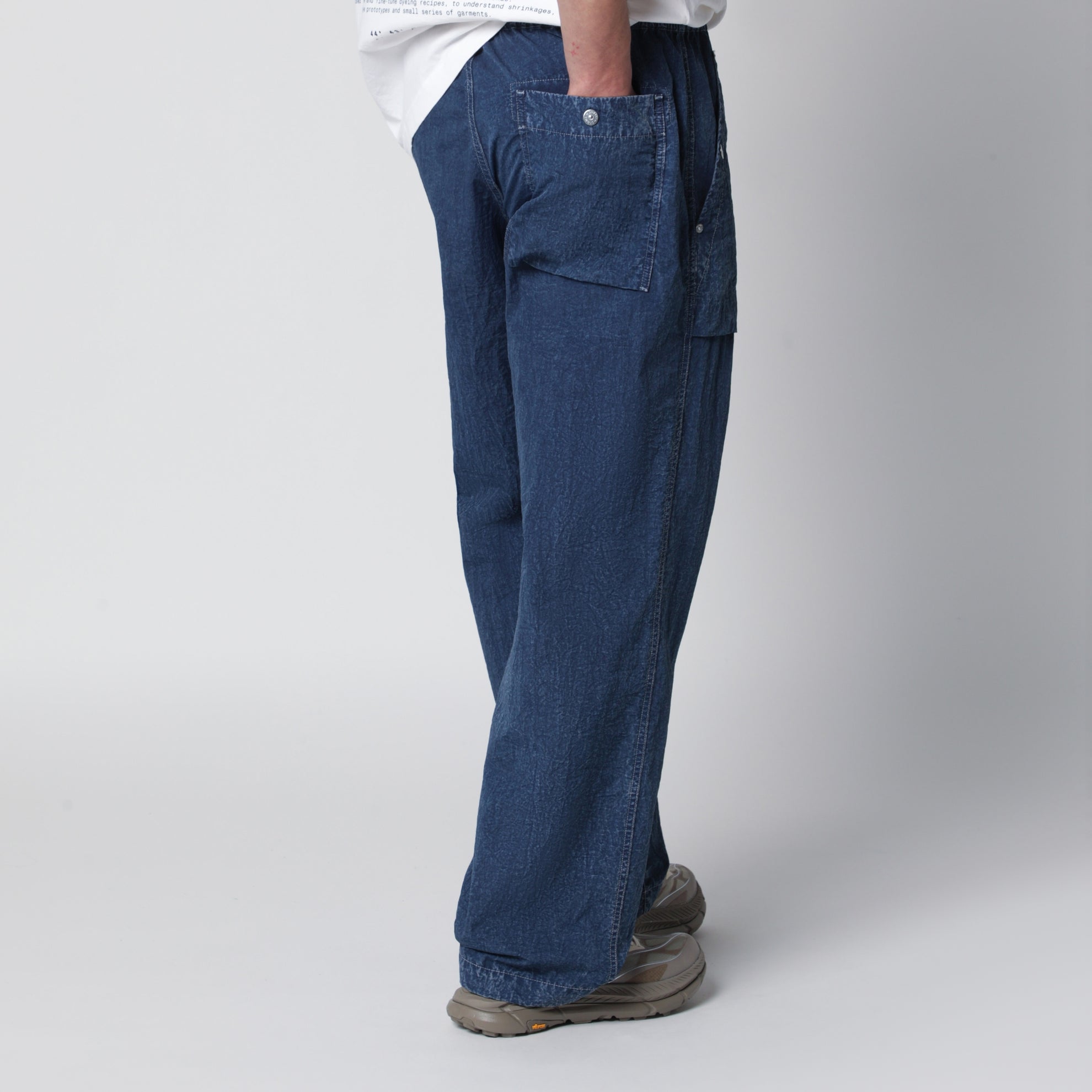Pantalone fatigue loose fit in nylon blu