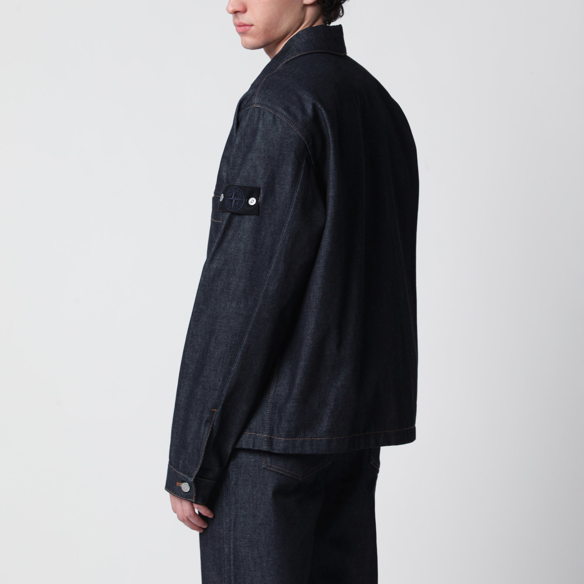 Coach-Jacke mit Taschen aus rohem Indigo-Denim in Blau