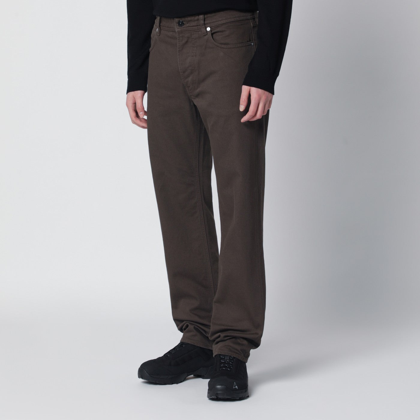Braune Jeans mit regulärer Passform