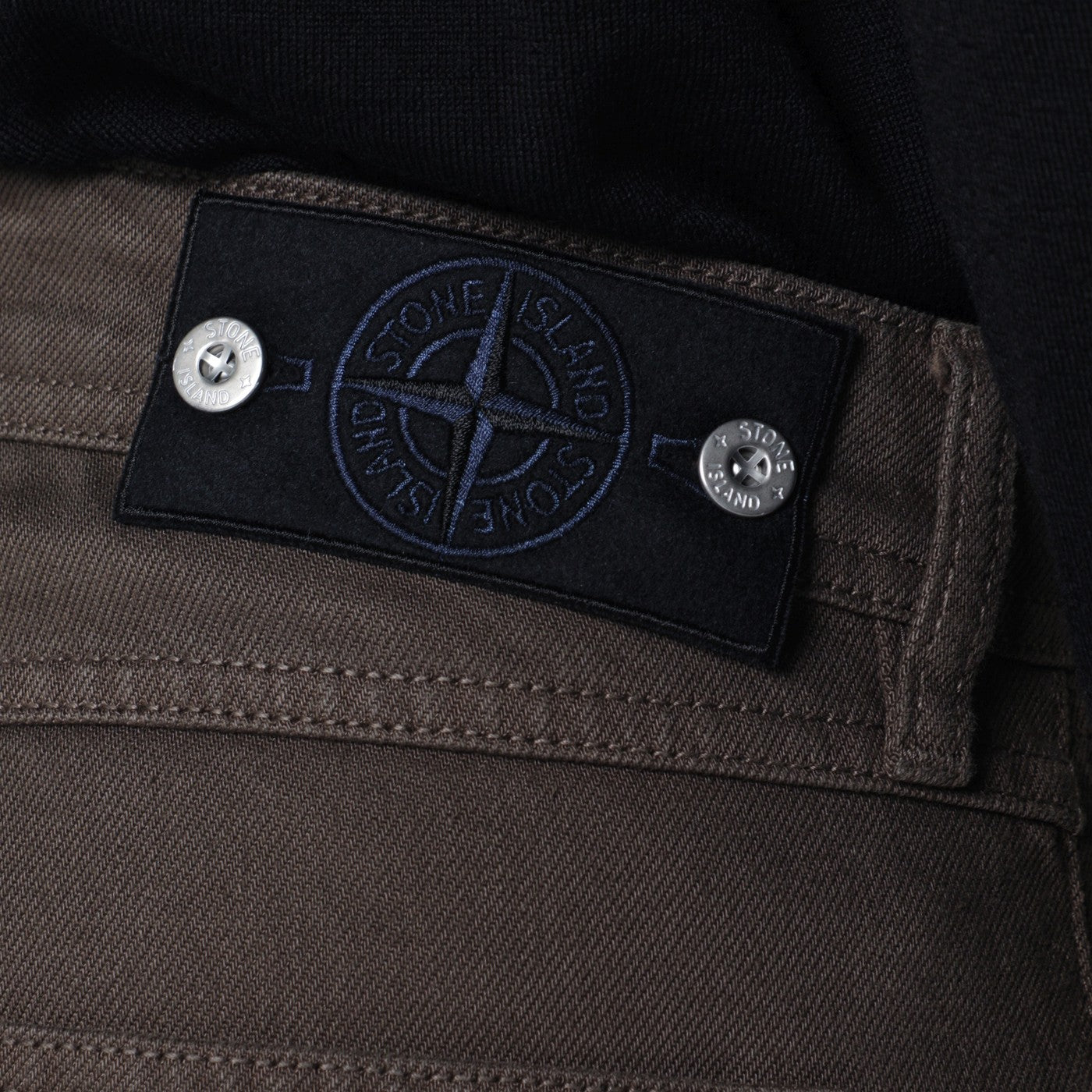 Braune Jeans mit regulärer Passform