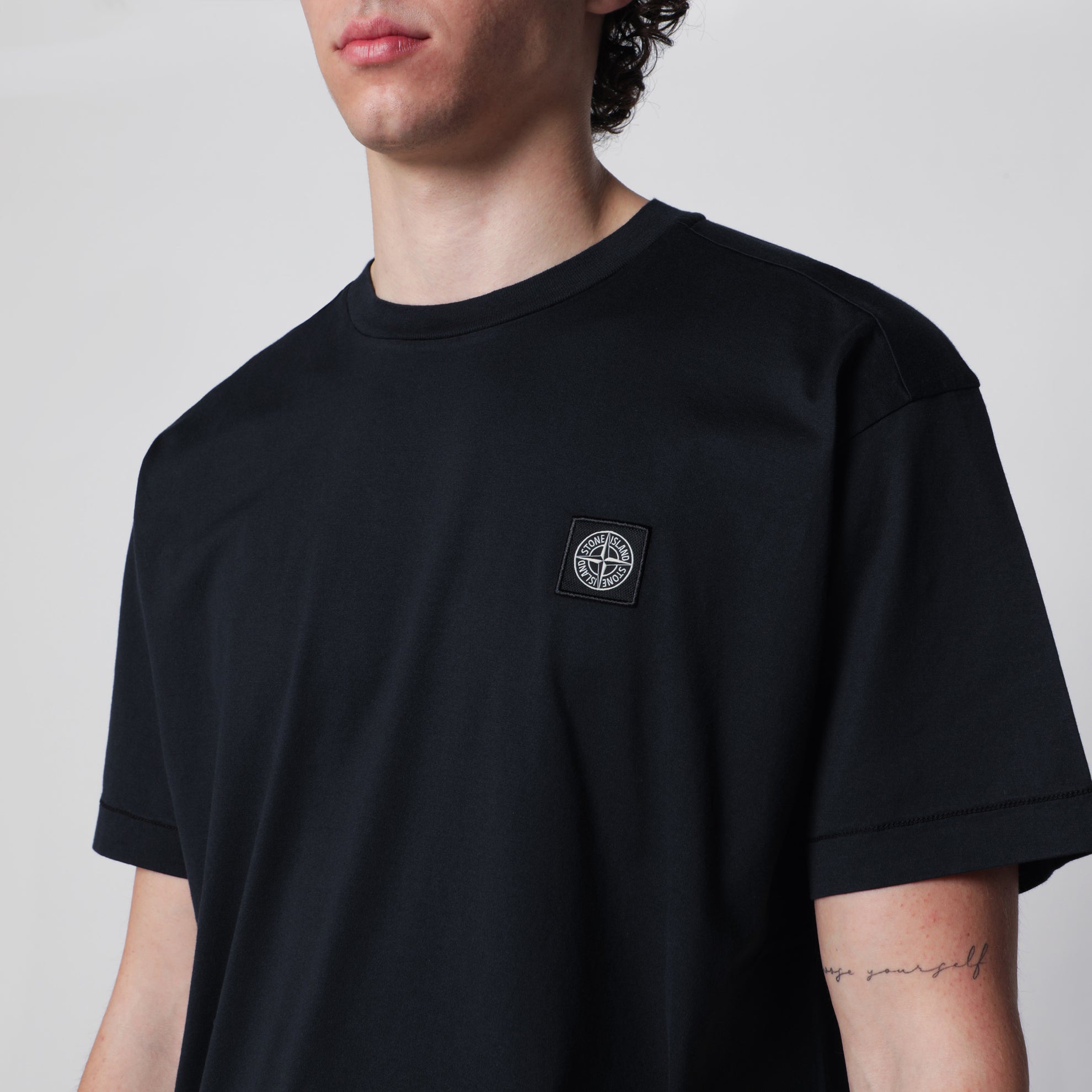 Navy blue cotton T-shirt with slim fit