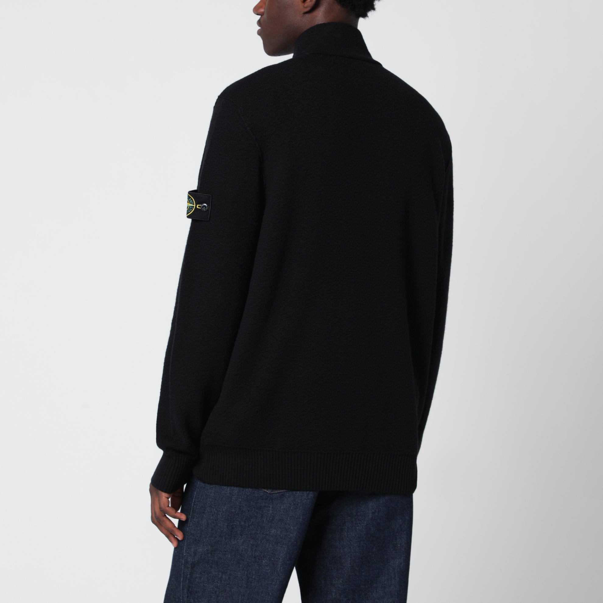 Black zip-up sweater in pure wool