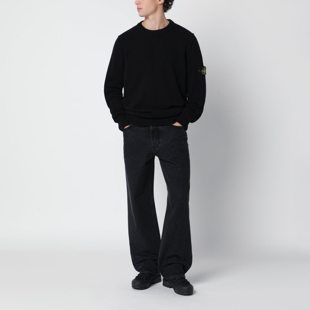 Pull noir en mélange de laine