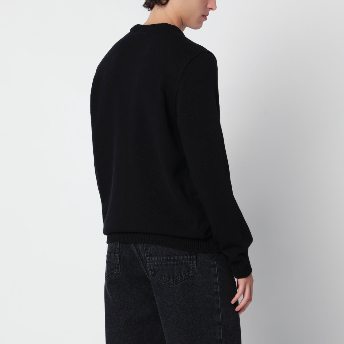 Pull noir en mélange de laine