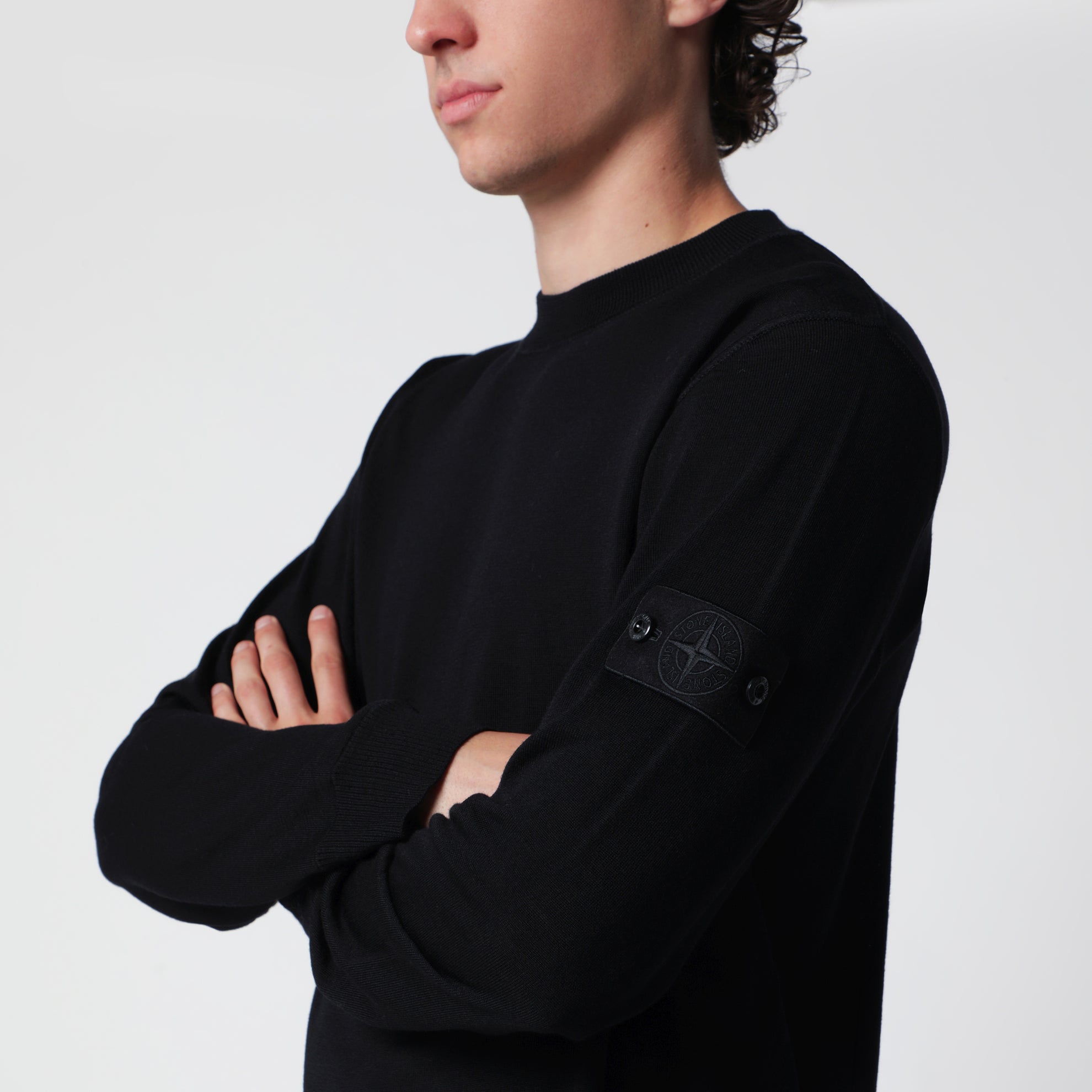 Maglione girocollo nero in lana