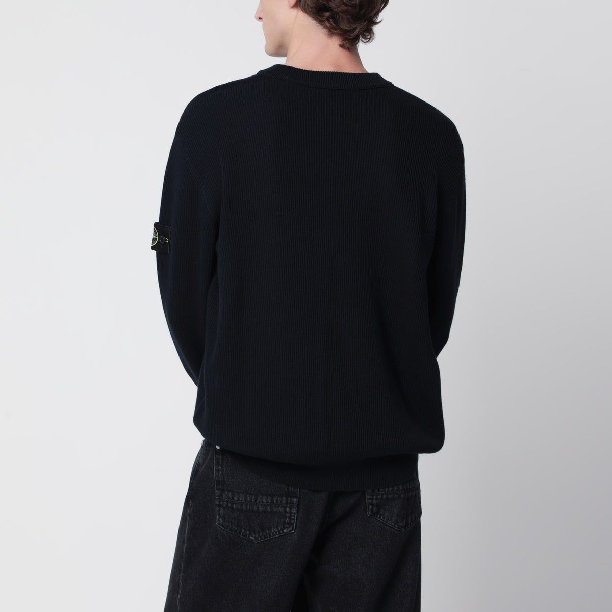 Navy blue crew-neck sweater in cotton