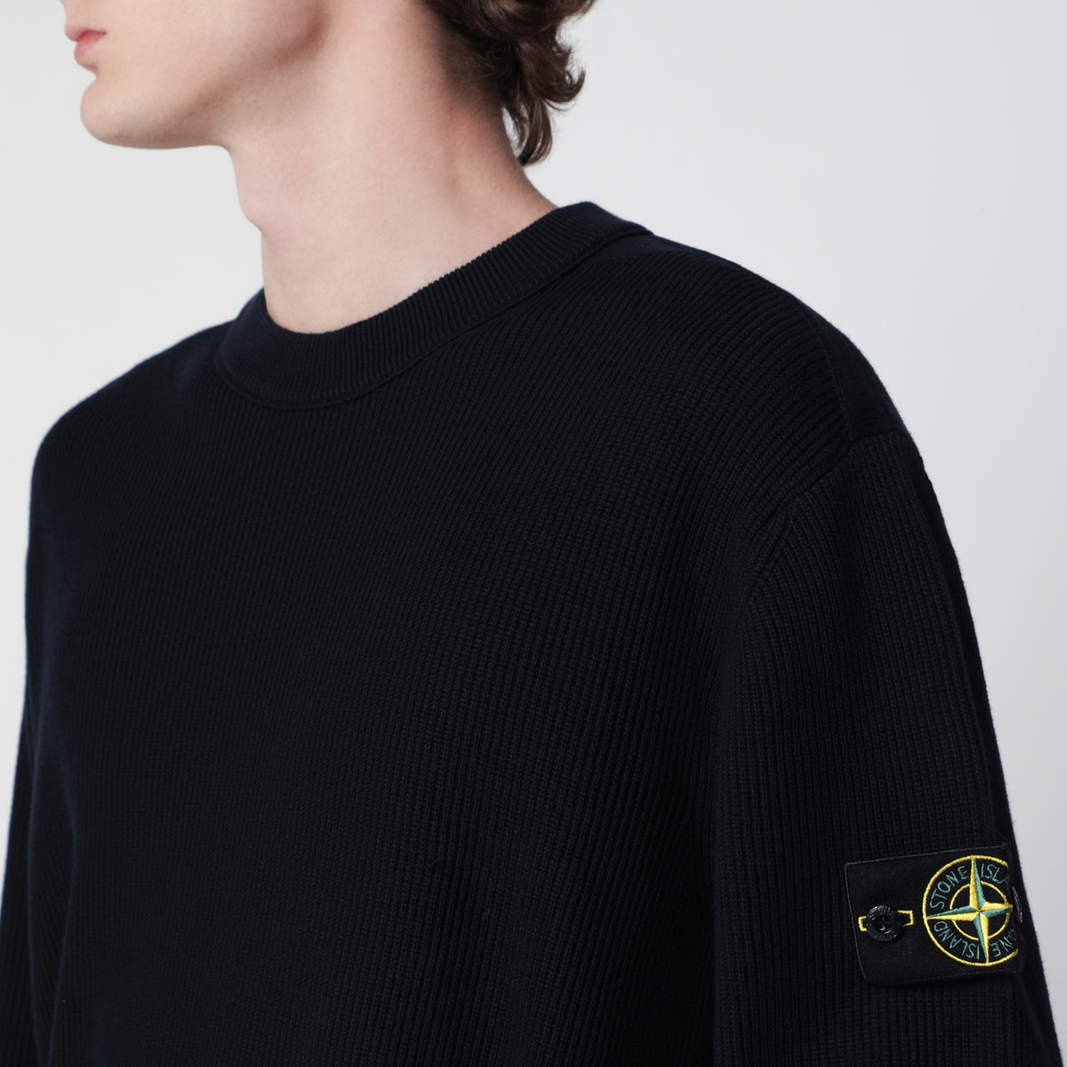 Navy blue crew-neck sweater in cotton