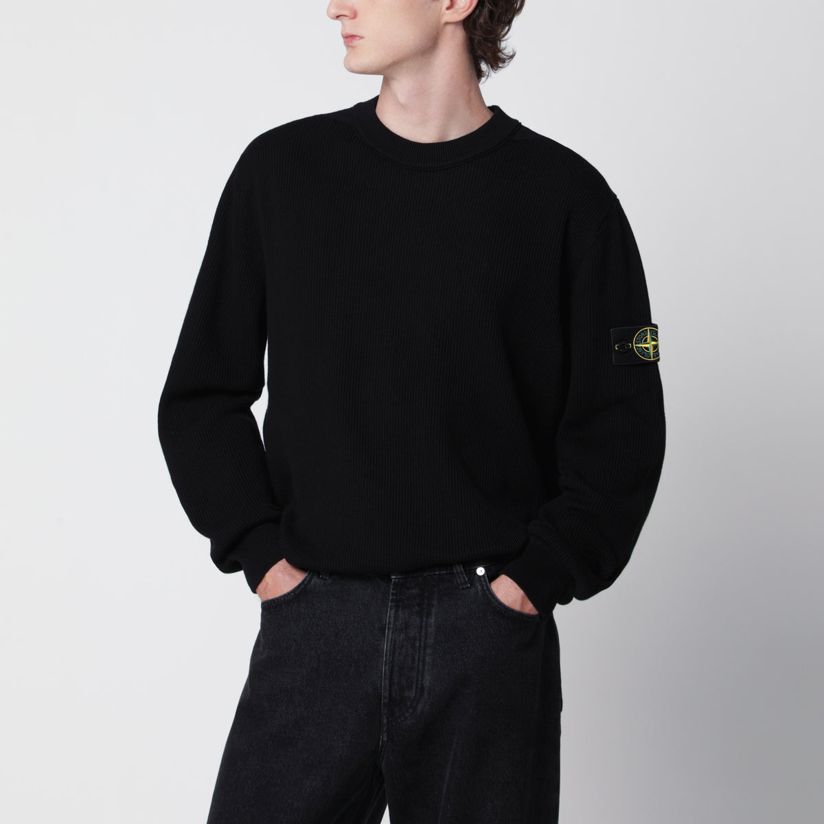 Black crew-neck sweater in cotton